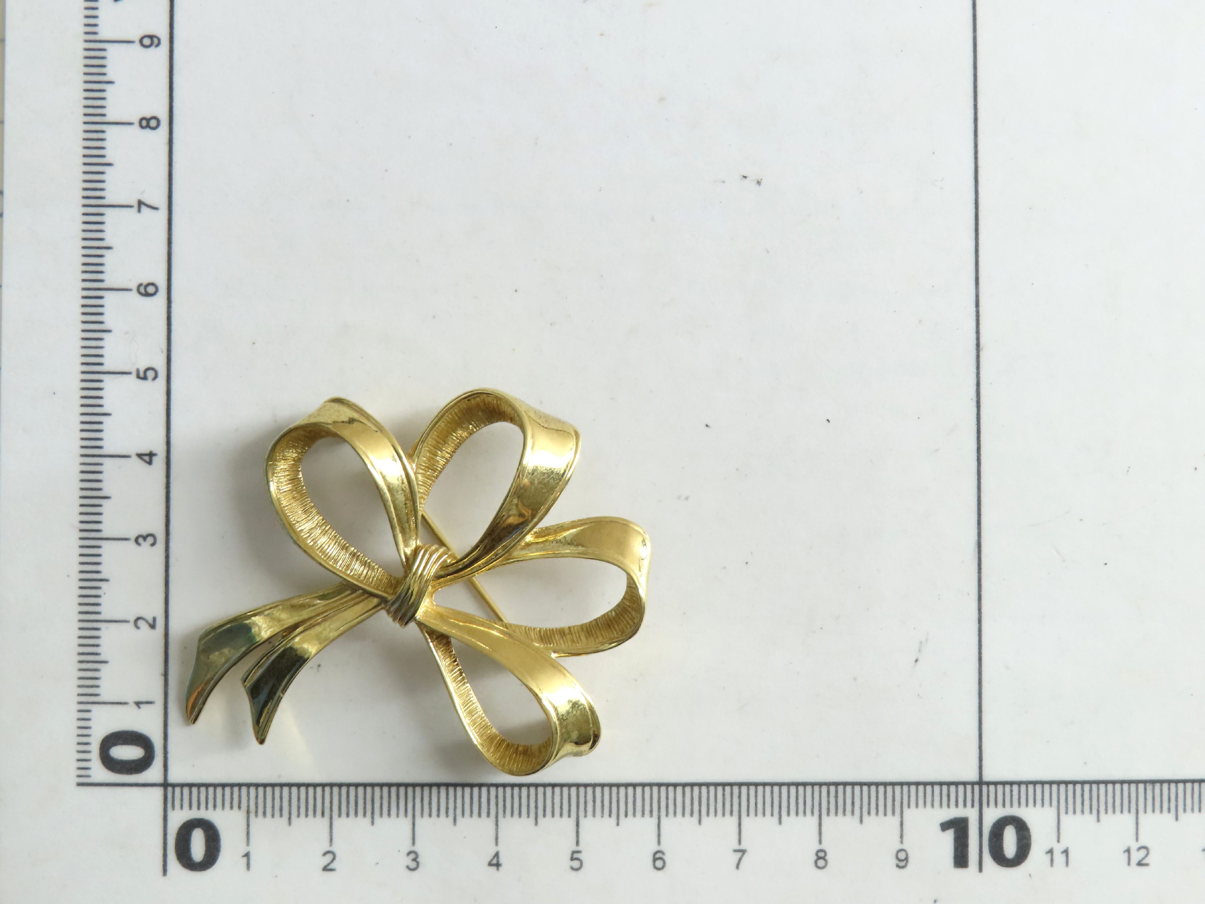 Ribbon Brooch, Gold — view 8