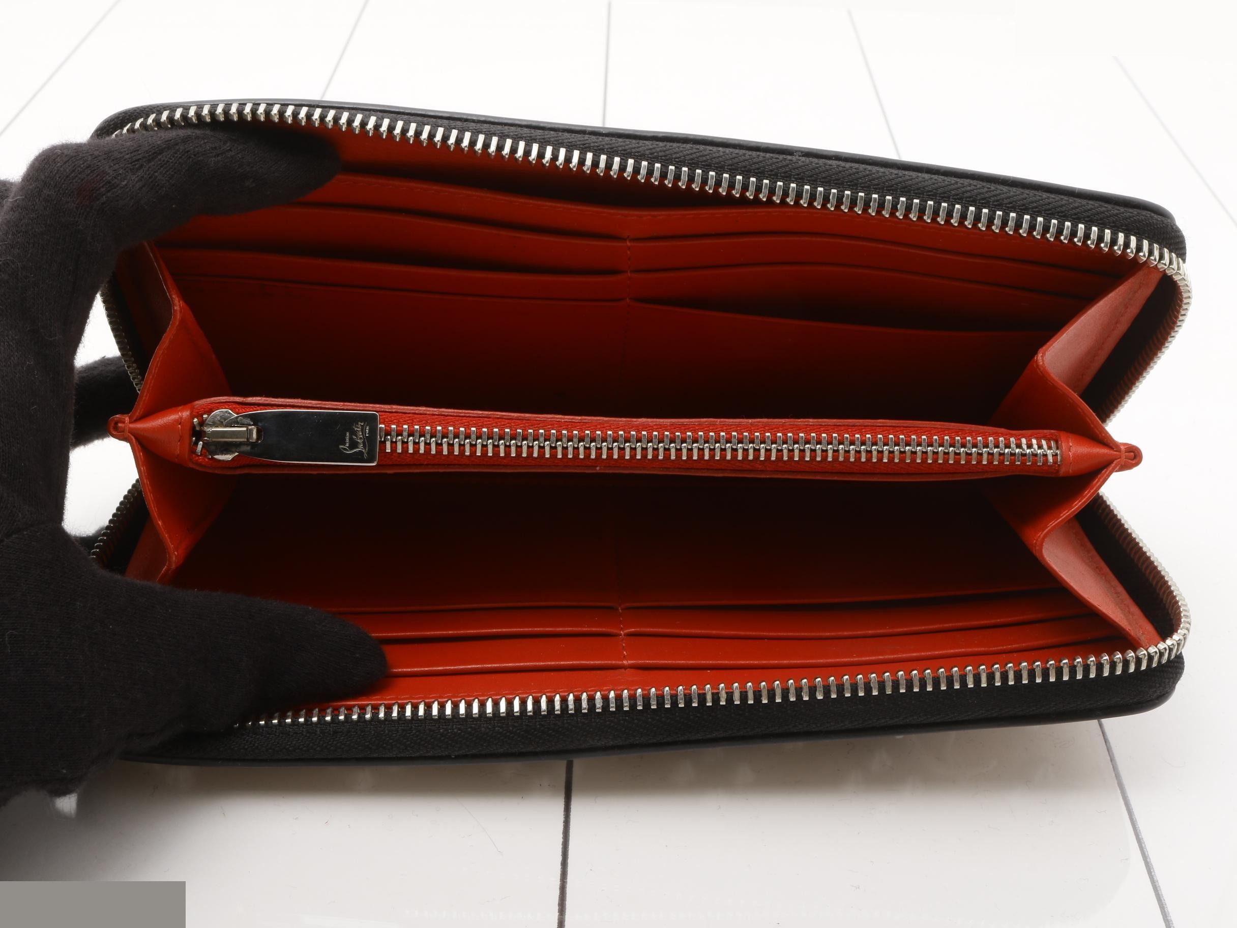 Other lines: Bags and Wallets — view 4