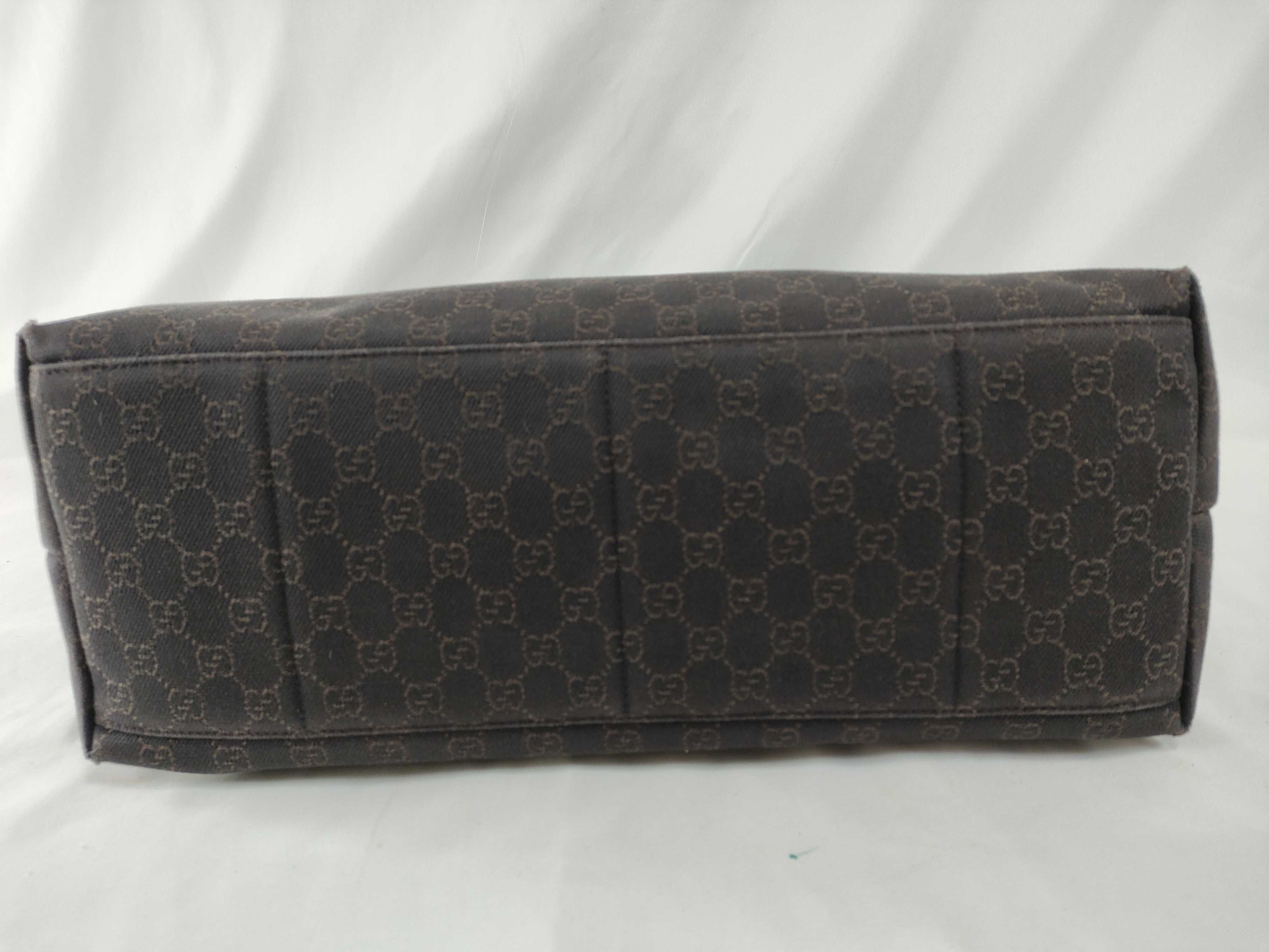 GG Canvas Gucci GG Shoulder Bag — view 7
