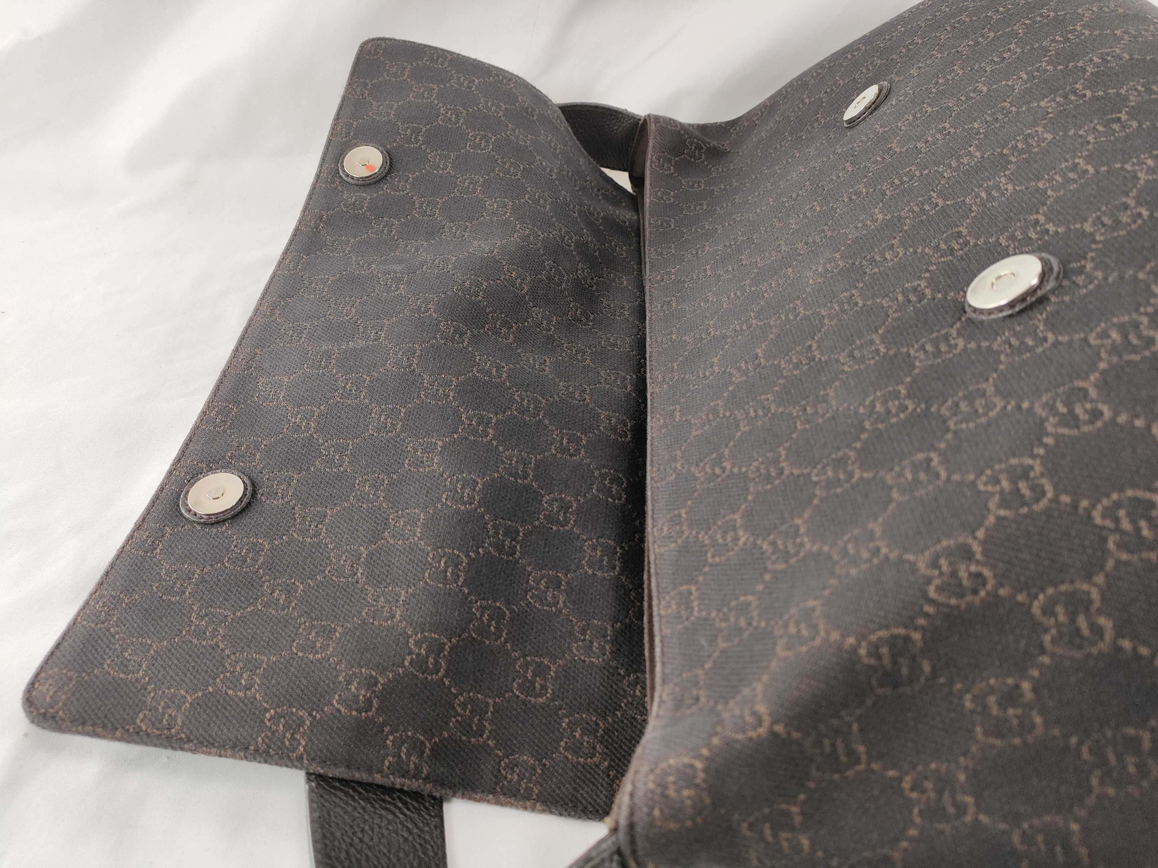 GG Canvas Gucci GG Shoulder Bag — view 8