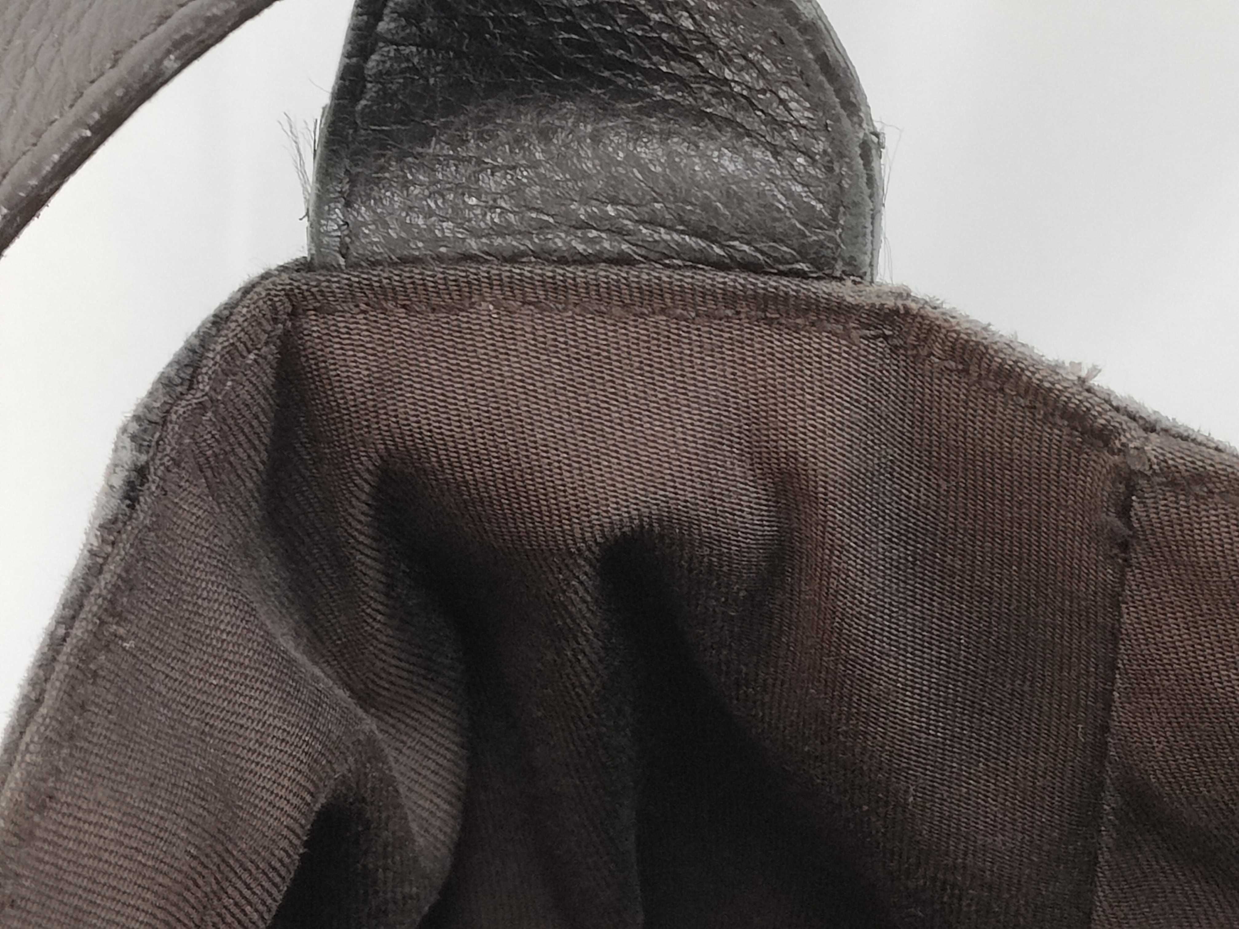 GG Canvas Gucci GG Shoulder Bag — view 9