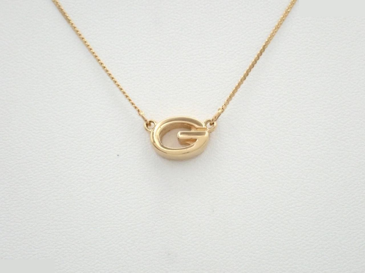 Other lines: Precious metals, necklaces, pendants, chains approximately 40cm long.