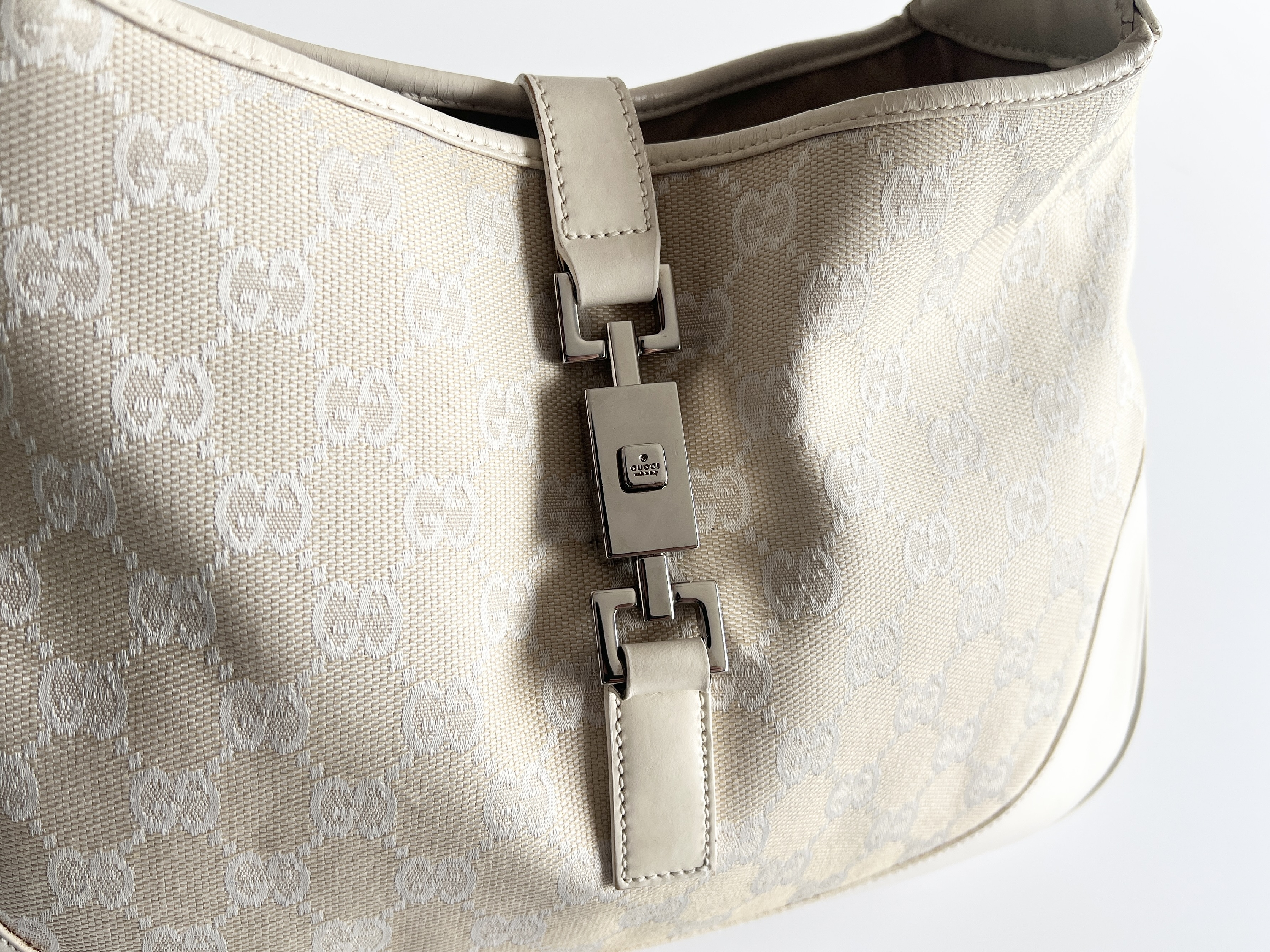 Jackie GG Canvas Leather Shoulder Bag One-Shoulder Bag — view 3