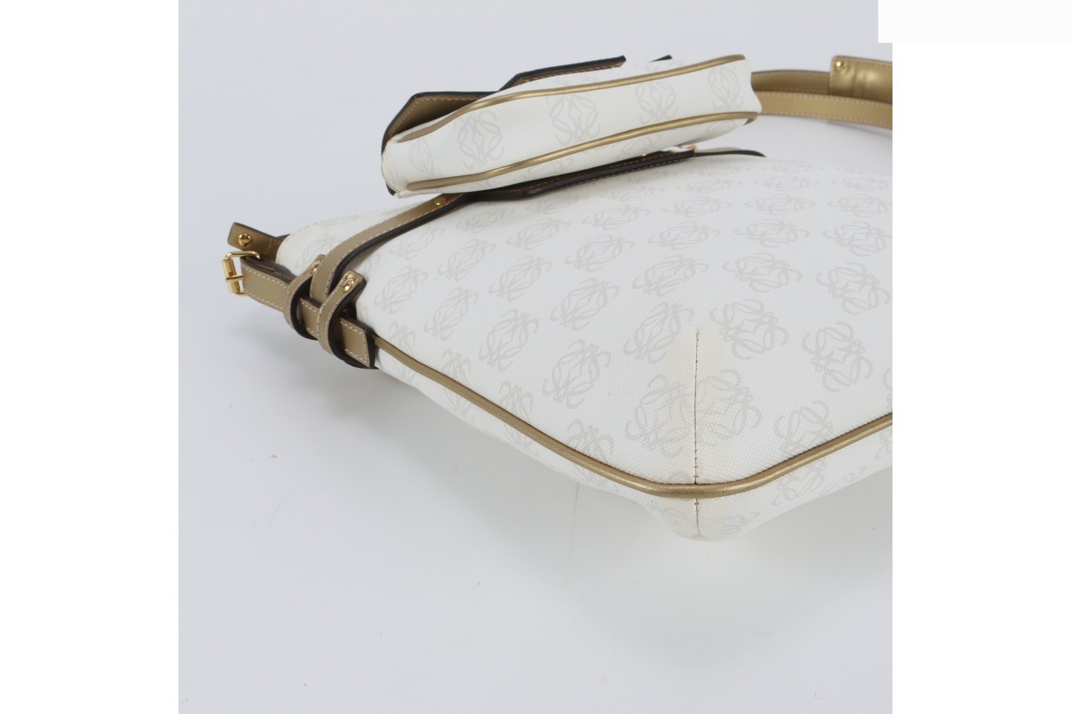Anagram Repeat Leather Shoulder Bag — view 6