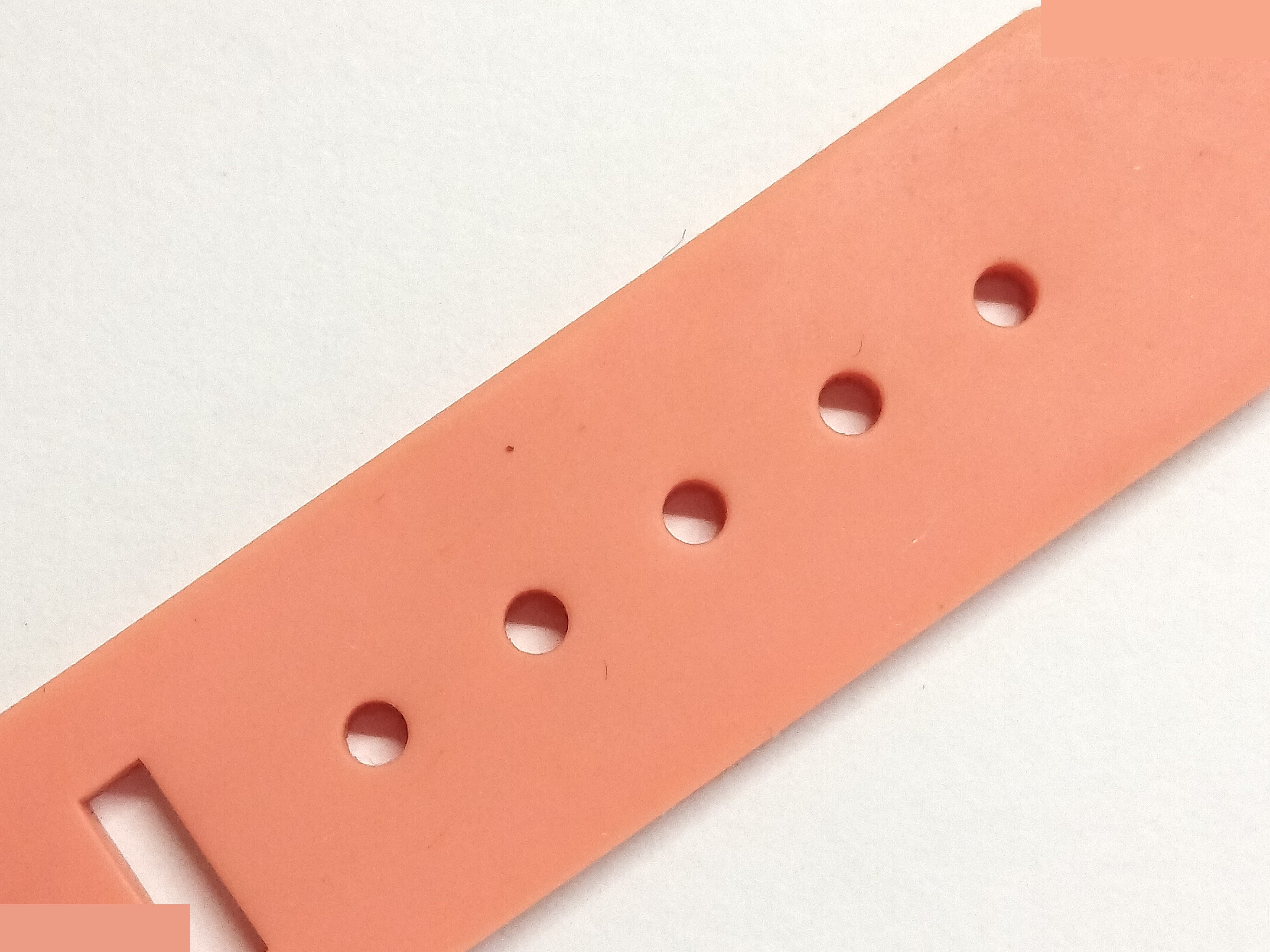 Logo rubber bracelet, orange, approximately 21.5 cm in length. — view 5