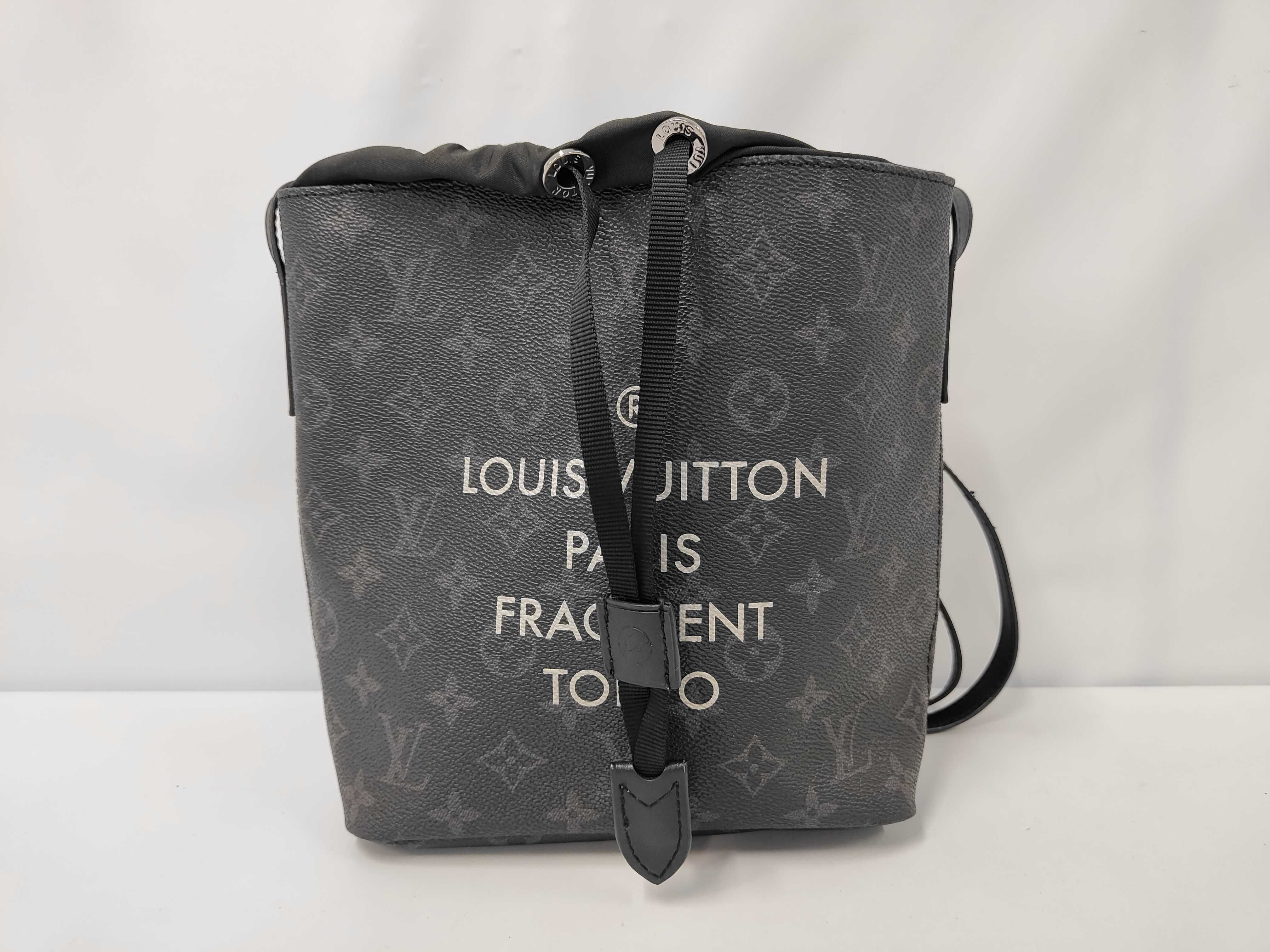 VI4125 Shoulder Bag