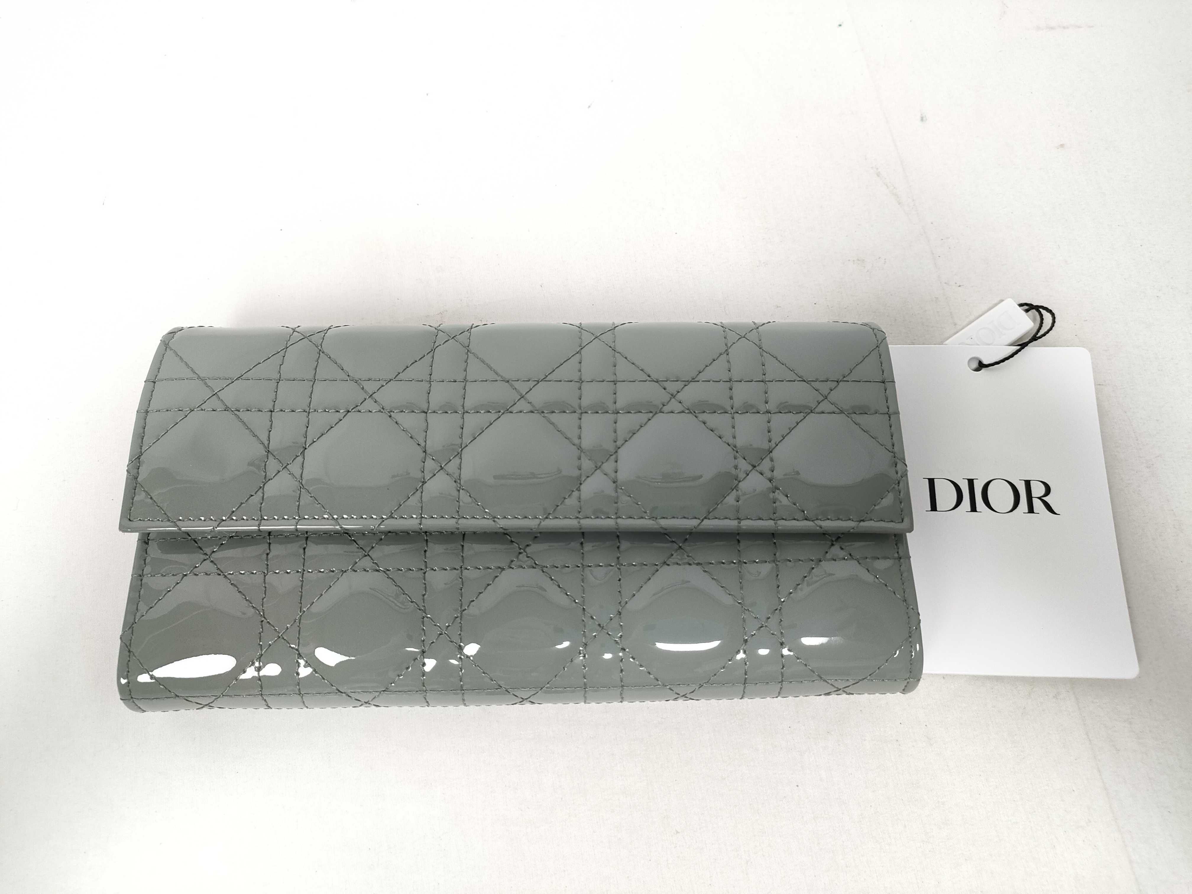 Cannage Chain Wallet Enamel Wallet