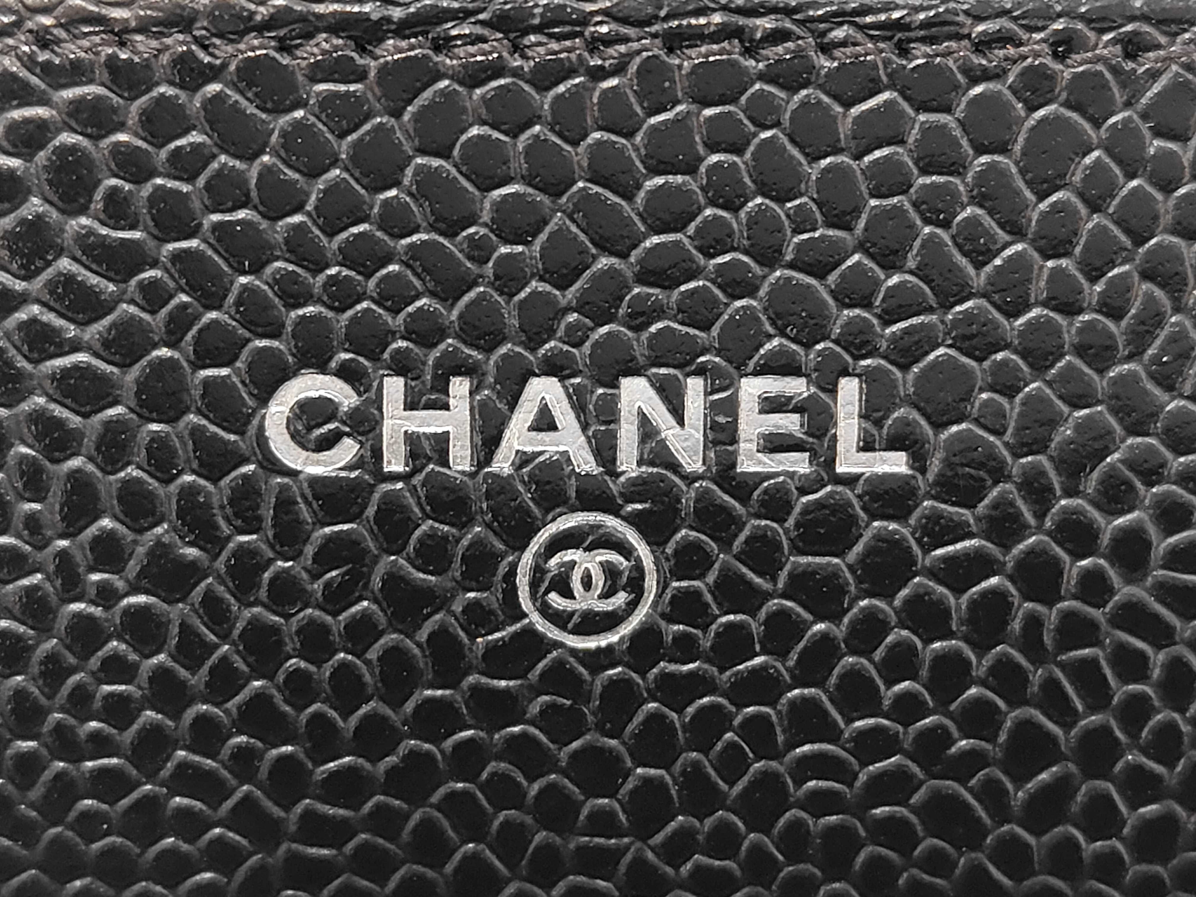 Matelassé Chain Wallet with Plate Shoulder Bag — view 11
