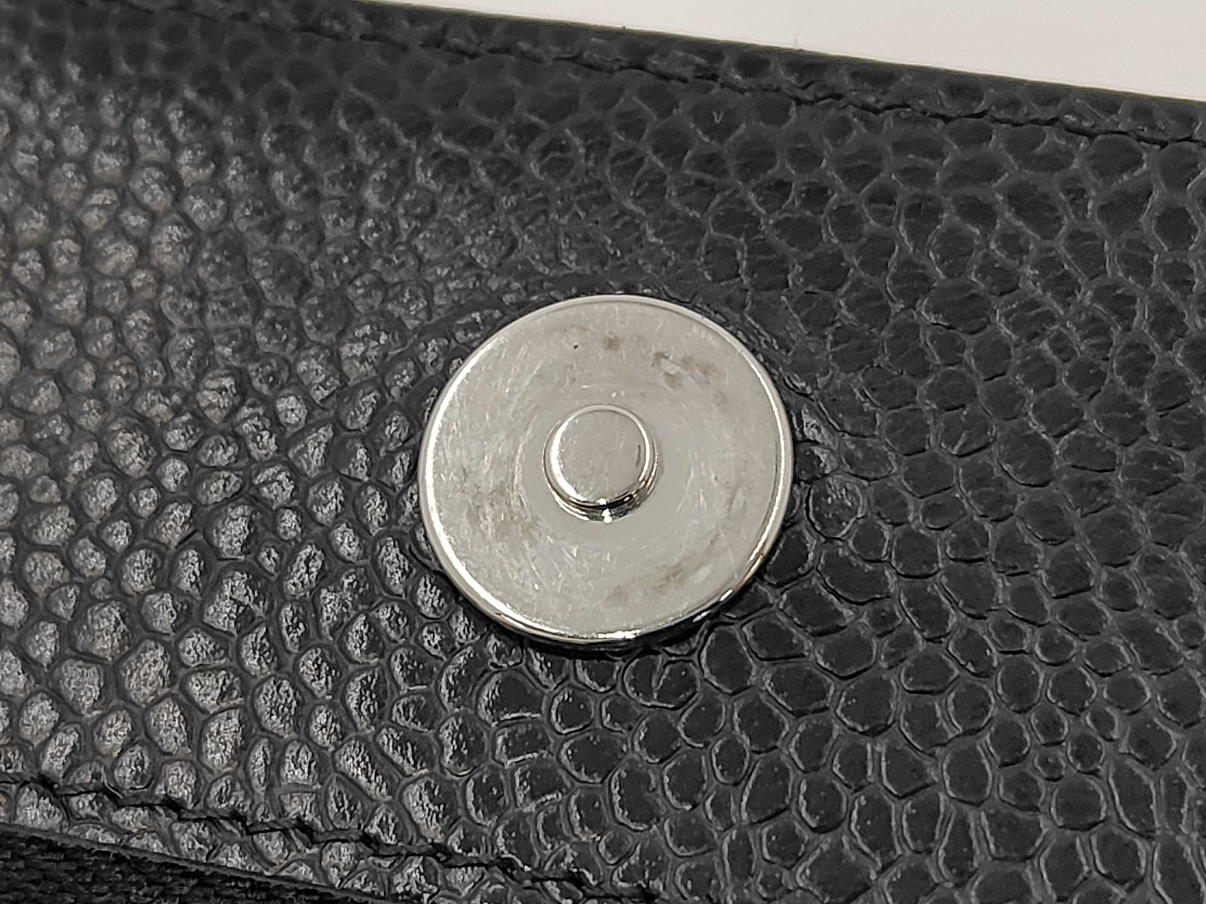 Matelassé Chain Wallet with Plate Shoulder Bag — view 12