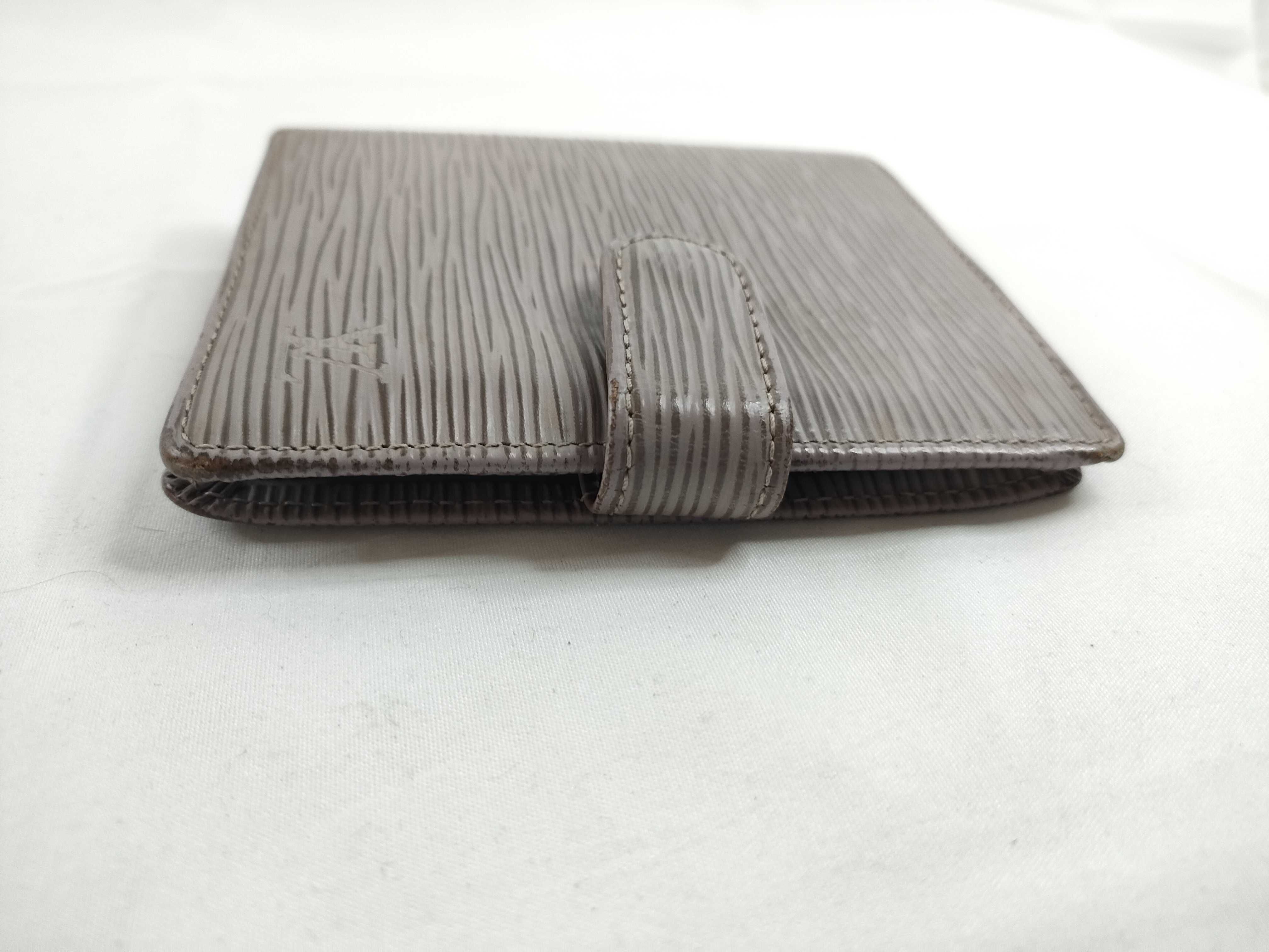 Epi Louis Vuitton Portefeuille Compact M6355B MI1011 Epi Wallet — view 6