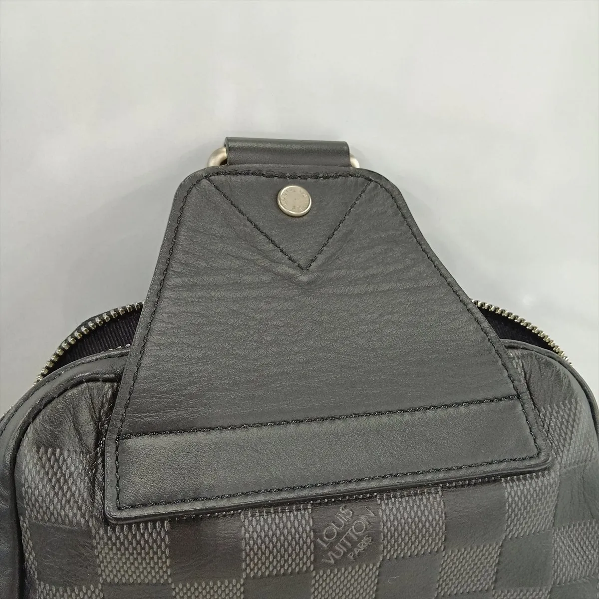 Damier Infini Avenue Sling Bag N40303 MB0169 Navy — view 14