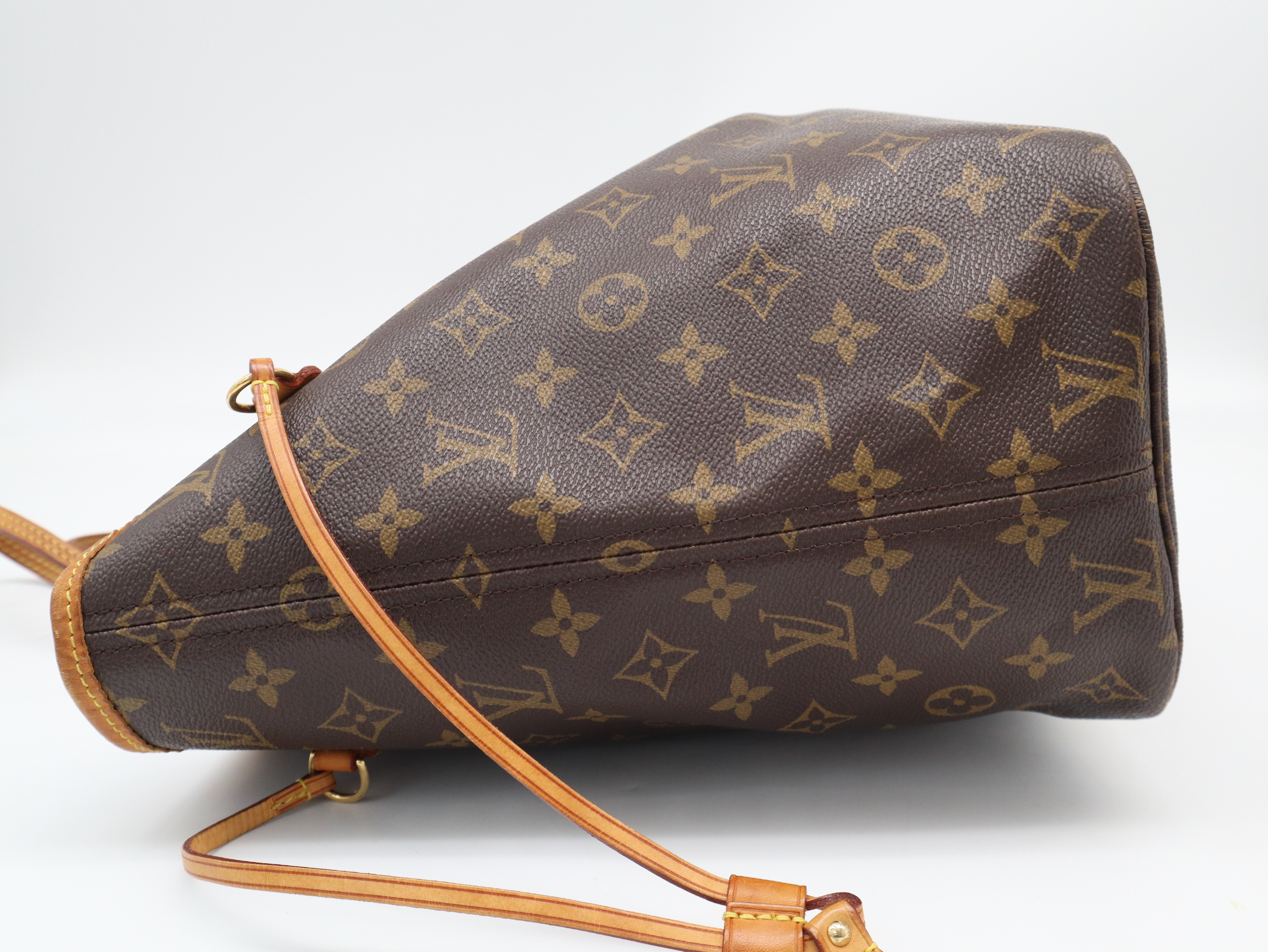 M40156 Monogram Neverfull MM Tote Bag with Box and Dust Bag — view 3