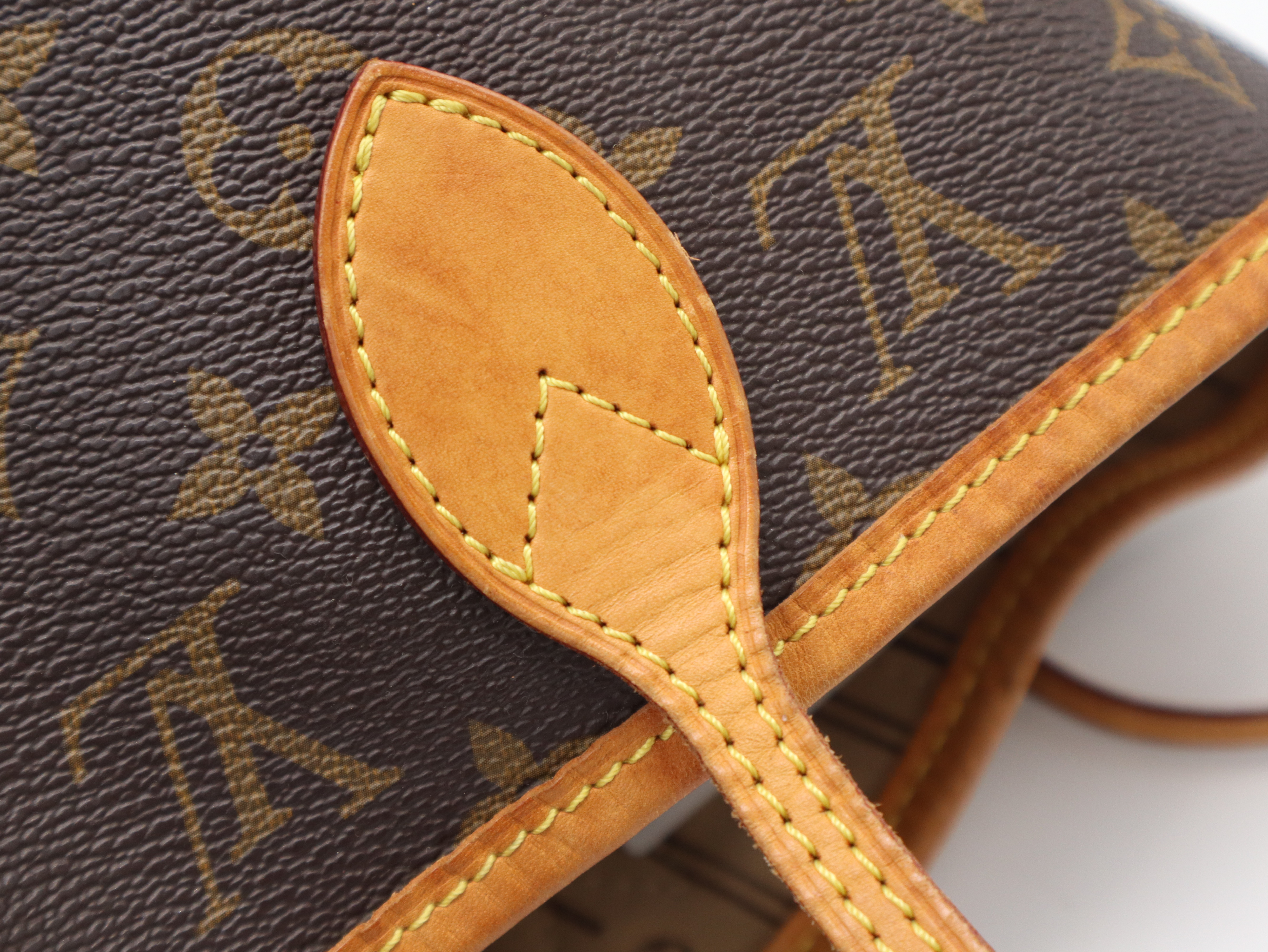 M40156 Monogram Neverfull MM Tote Bag with Box and Dust Bag — view 8