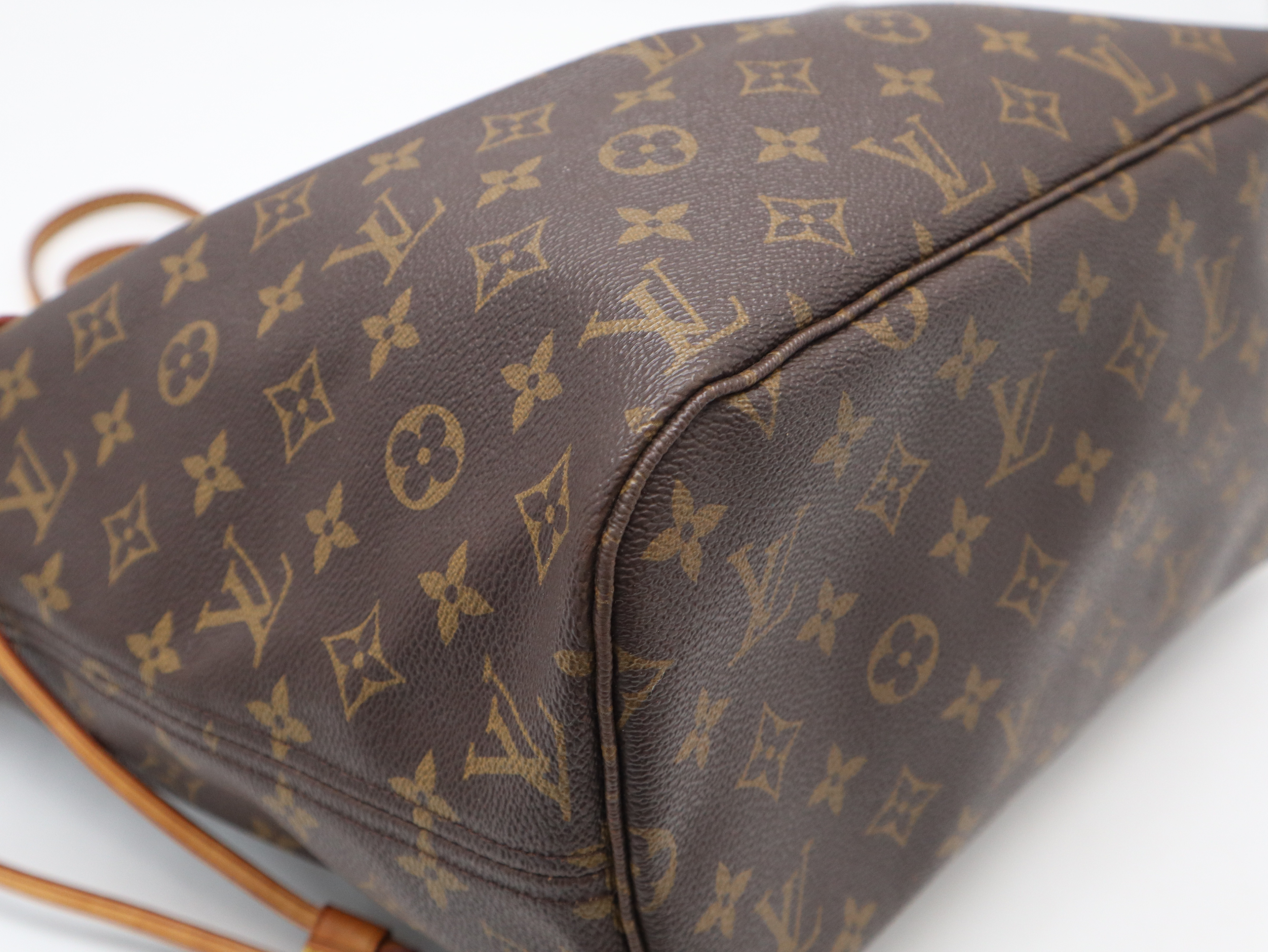 M40156 Monogram Neverfull MM Tote Bag with Box and Dust Bag — view 9