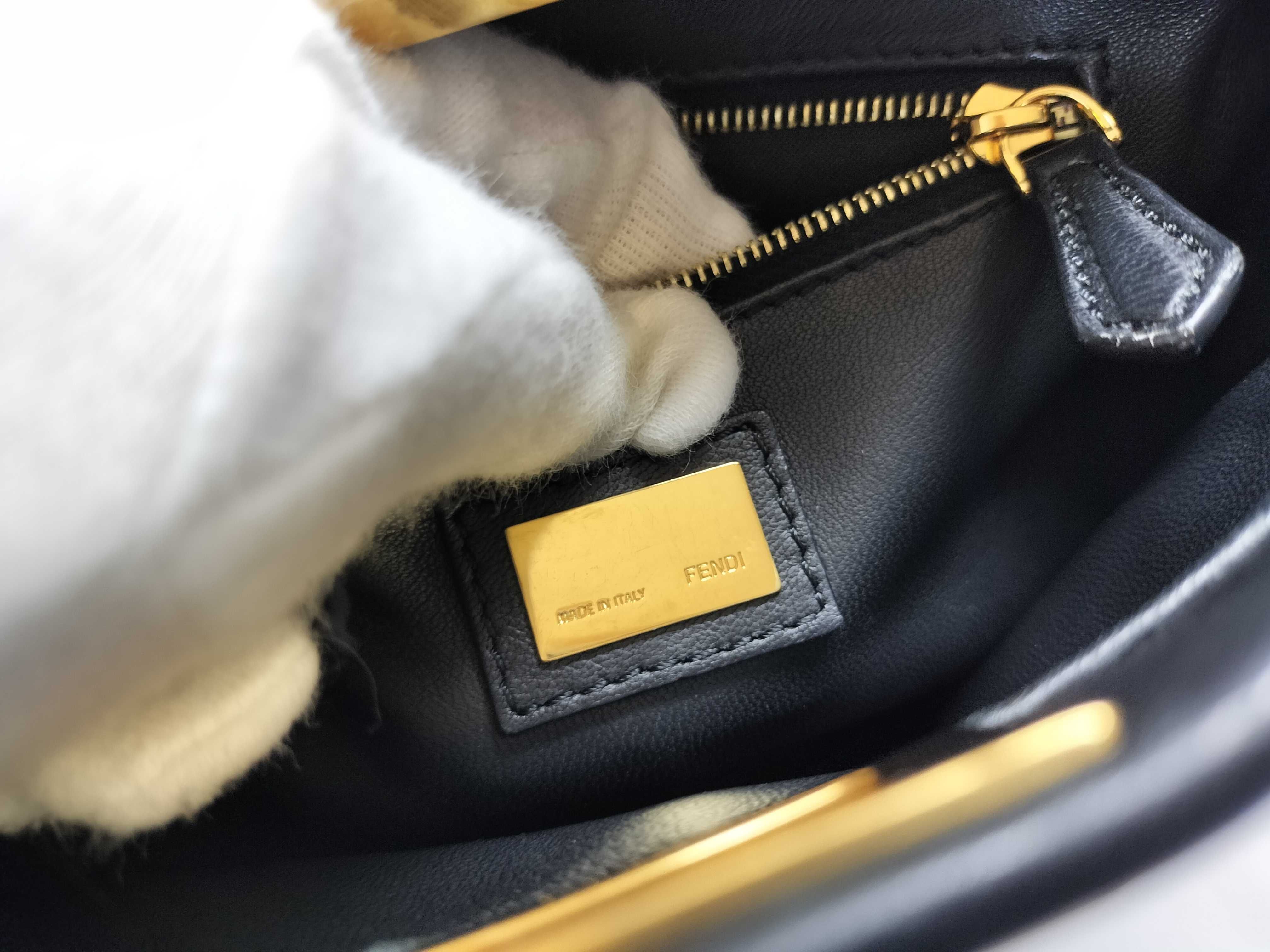 Iconic Small Handbag (2-Way Handbag) — view 11