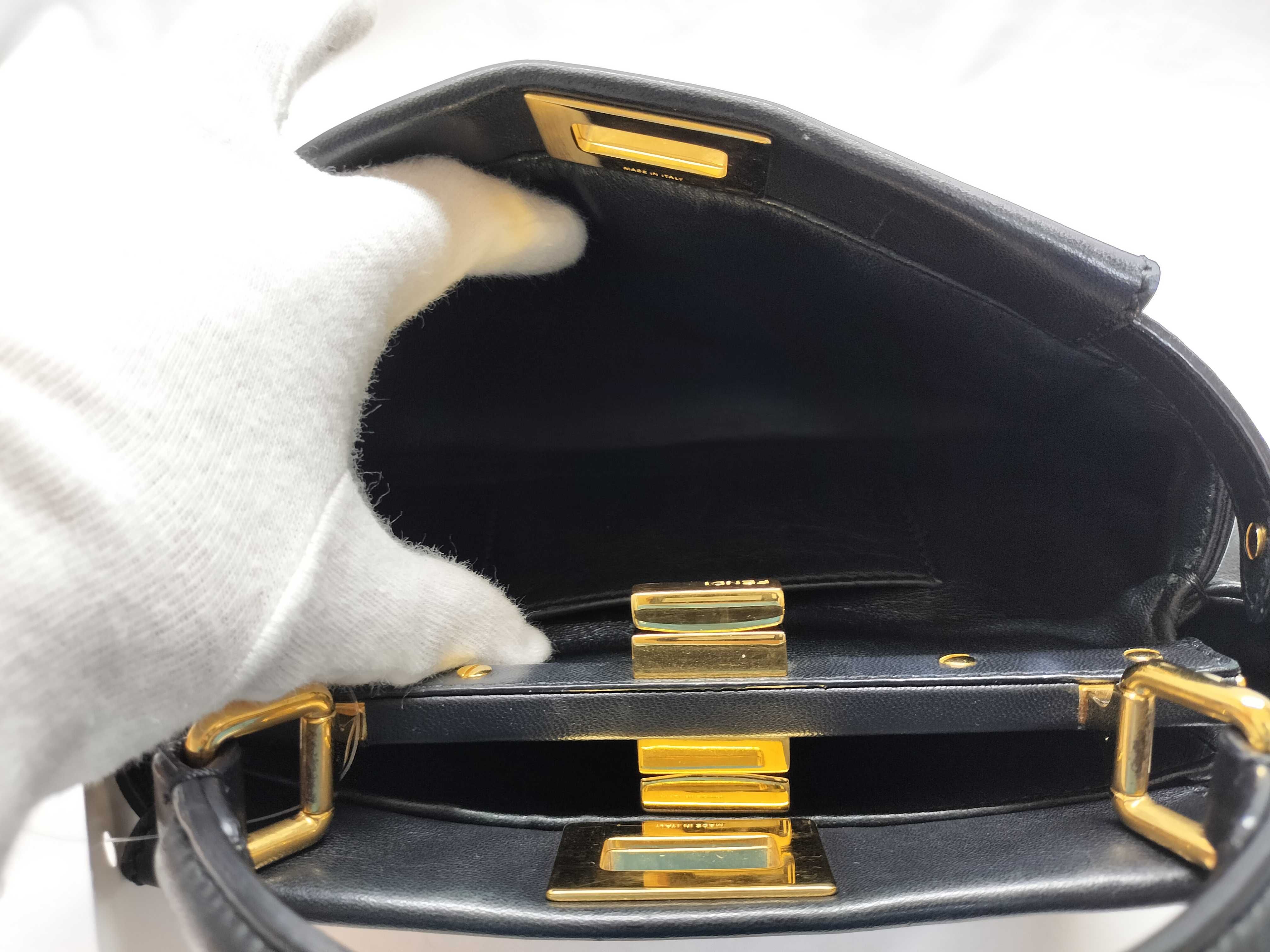 Iconic Small Handbag (2-Way Handbag) — view 9