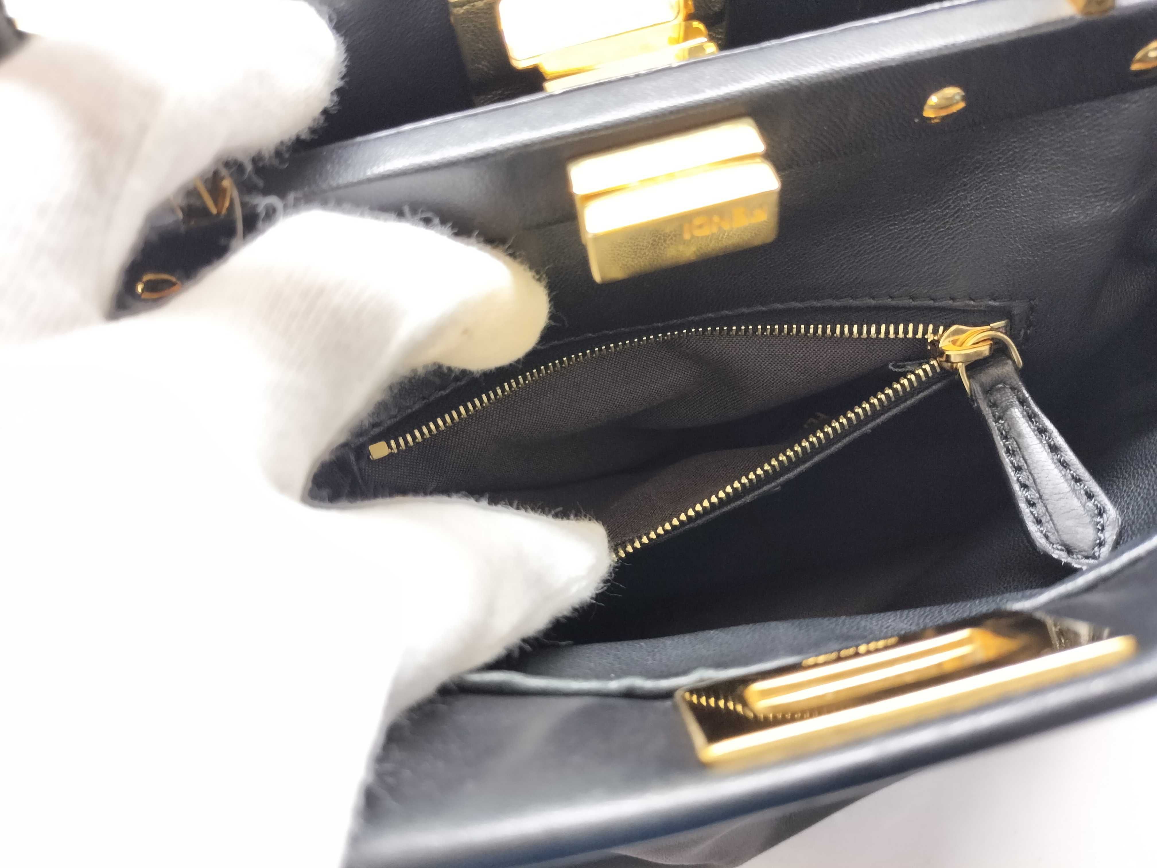 Iconic Small Handbag (2-Way Handbag) — view 10