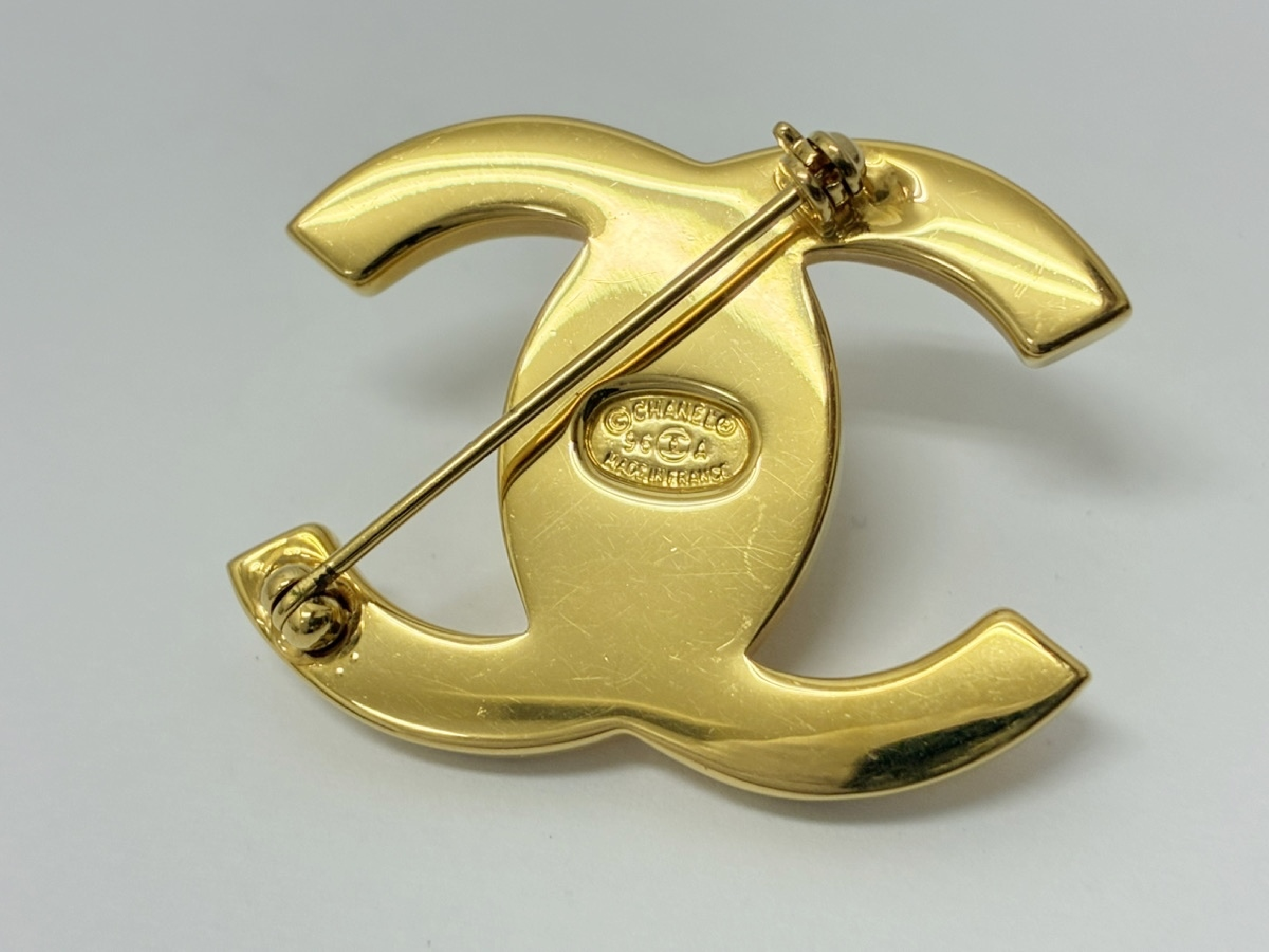 Coco Mark Turnlock Brooch GP Brooch — view 2