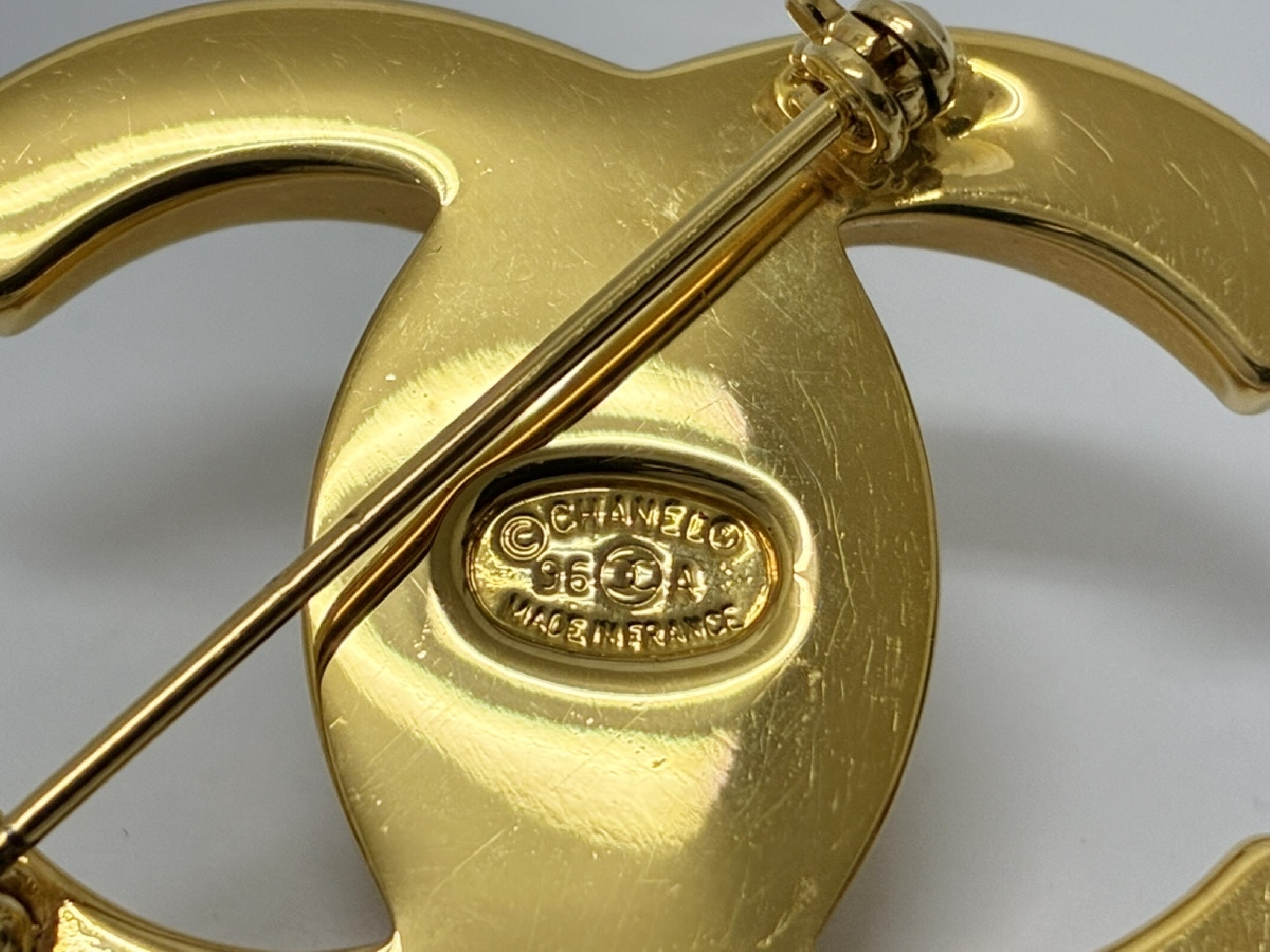 Coco Mark Turnlock Brooch GP Brooch — view 3