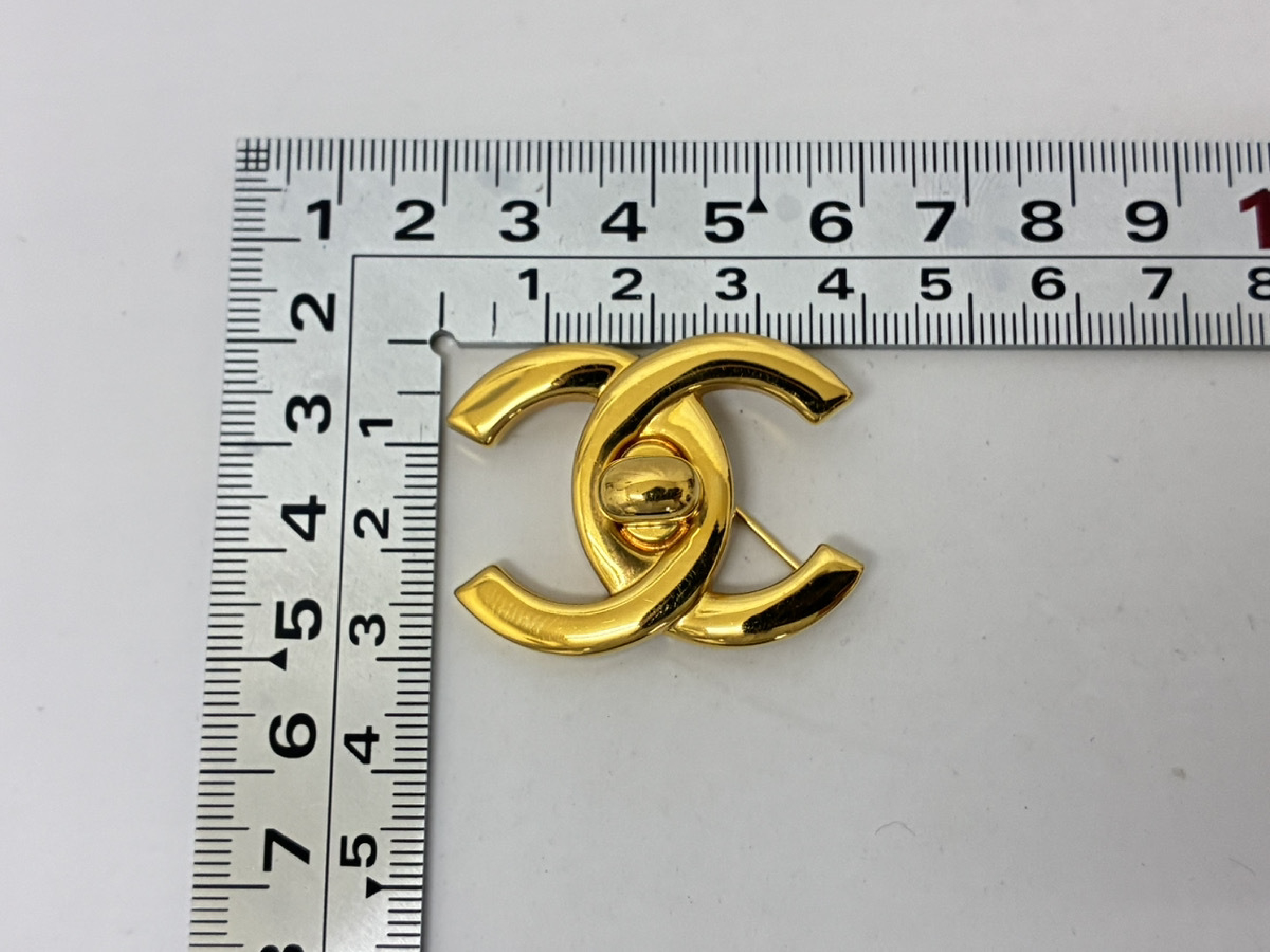 Coco Mark Turnlock Brooch GP Brooch — view 5