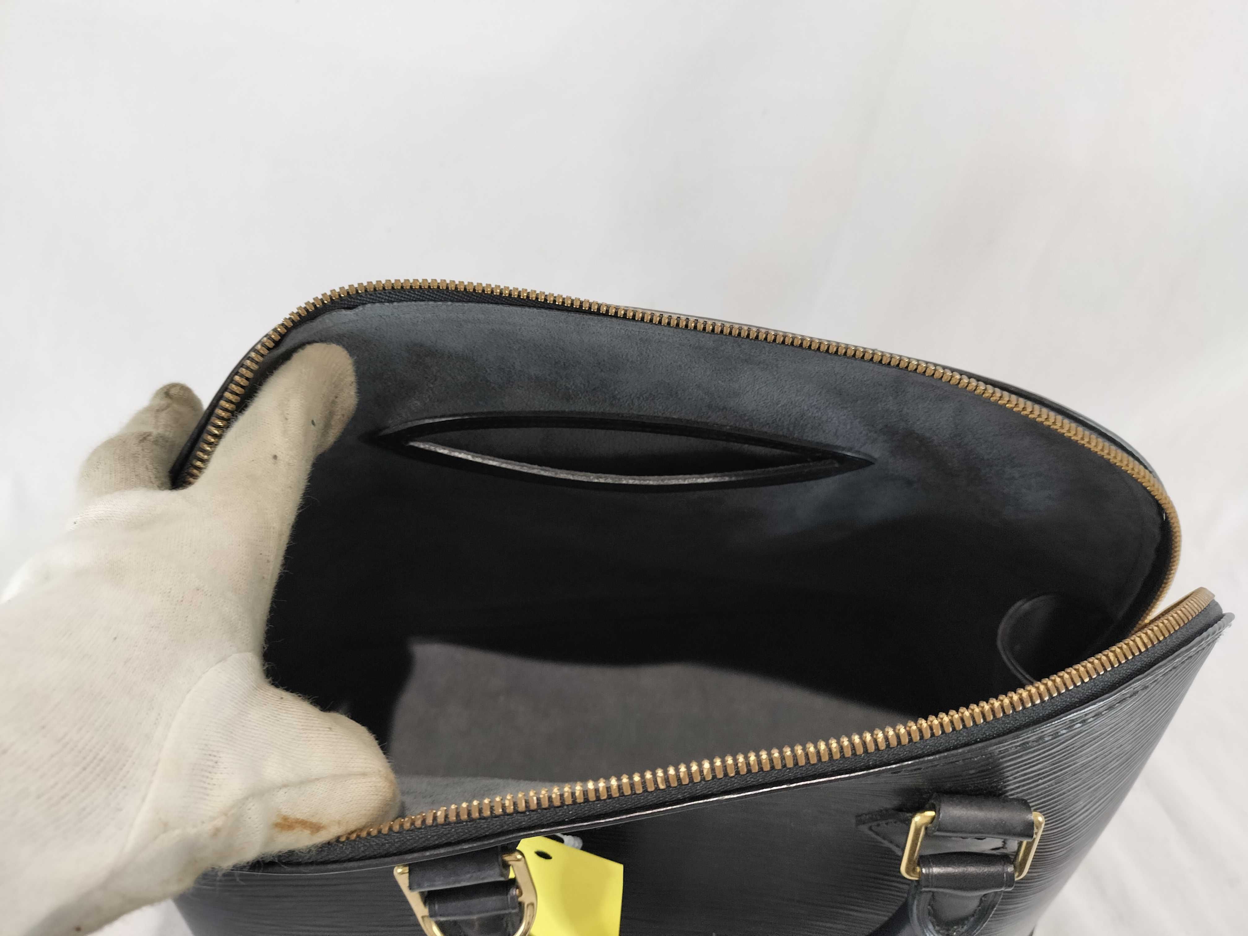 Epi Alma PM Noir Handbag — view 11