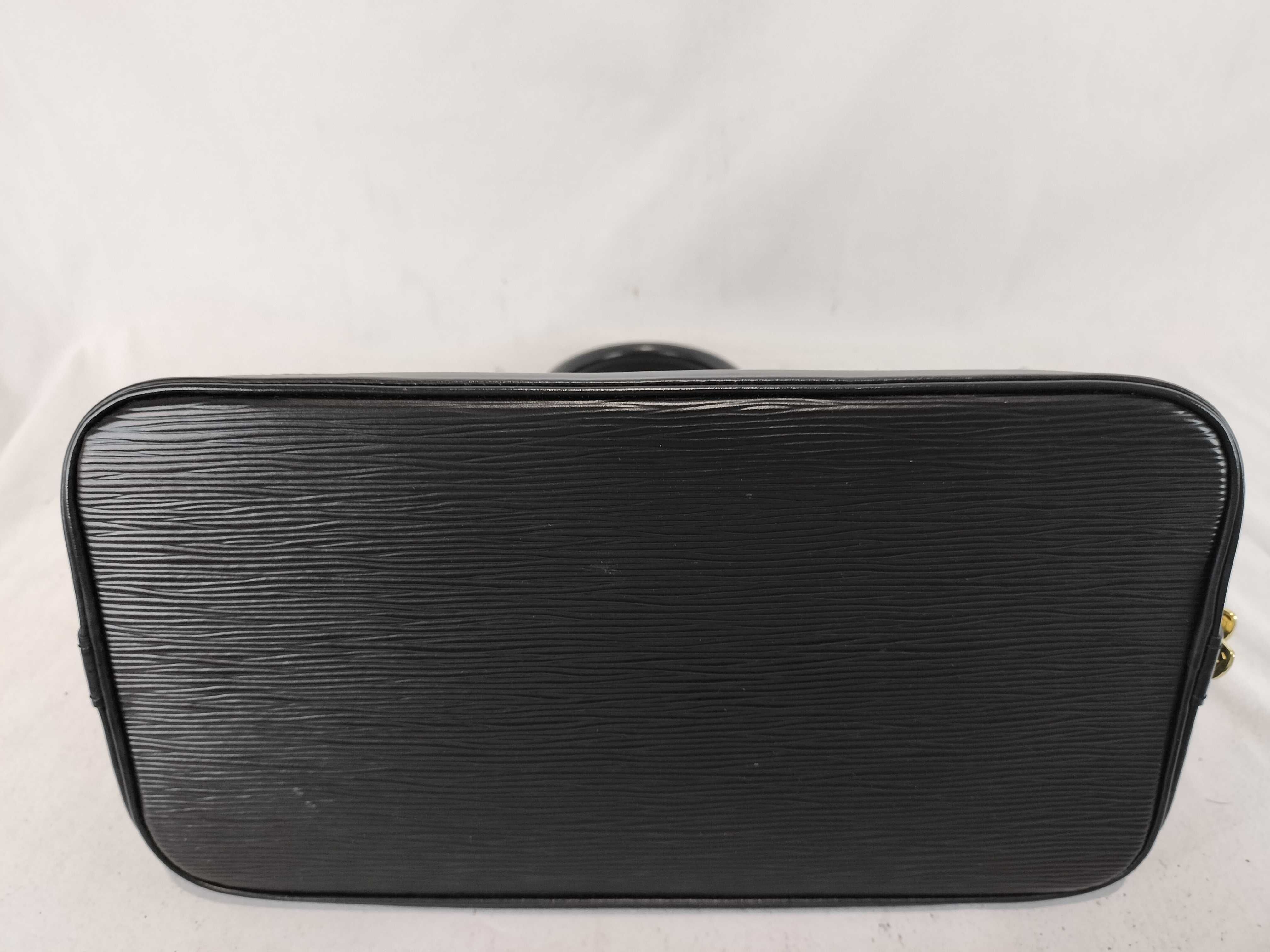 Epi Alma PM Noir Handbag — view 8