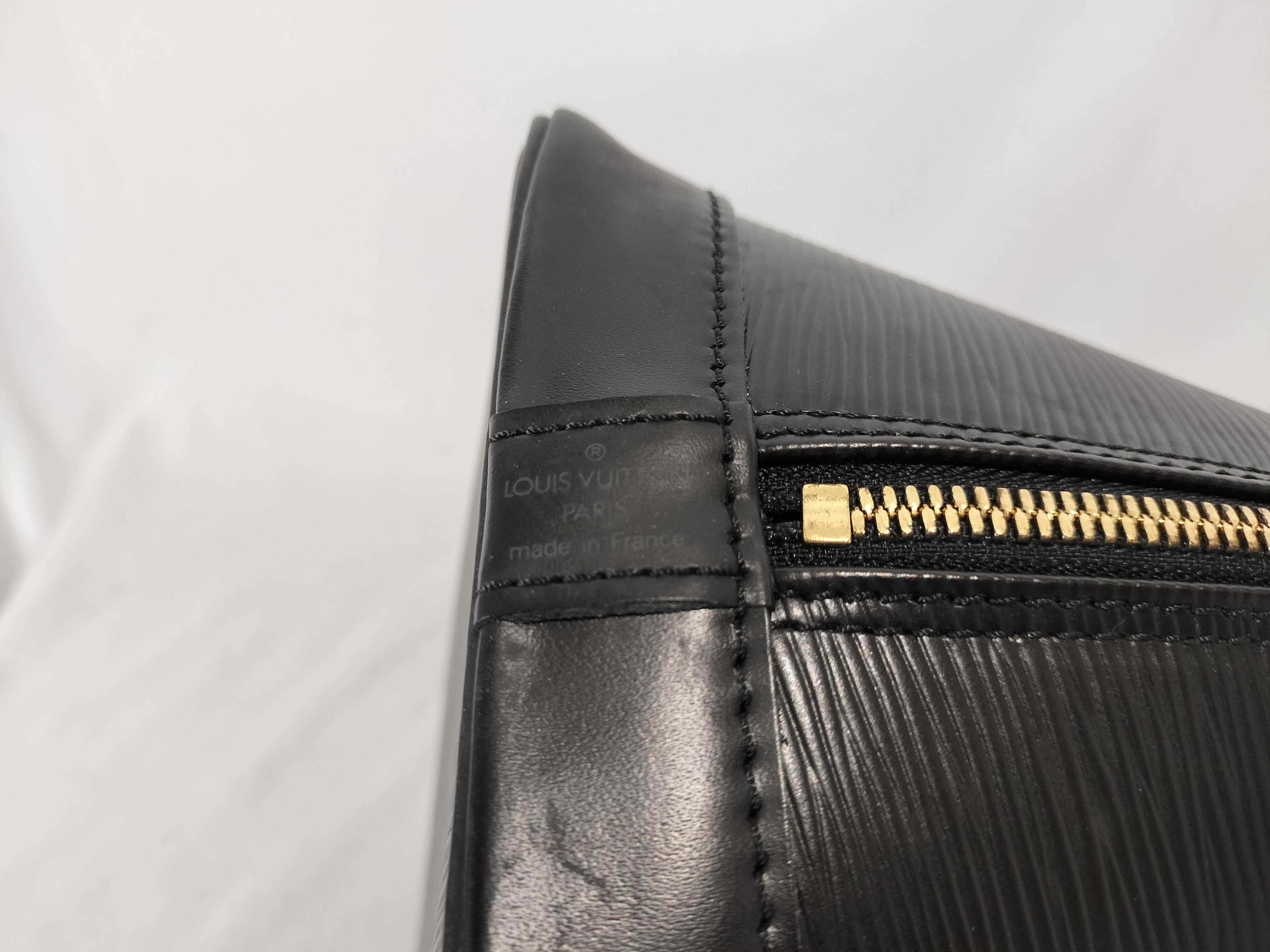 Epi Alma PM Noir Handbag — view 9