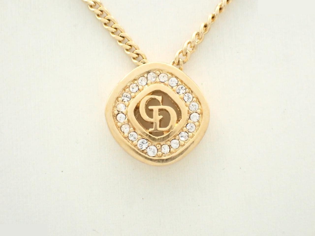 Other lines: Precious metals, necklaces, pendants, chain approximately 42cm