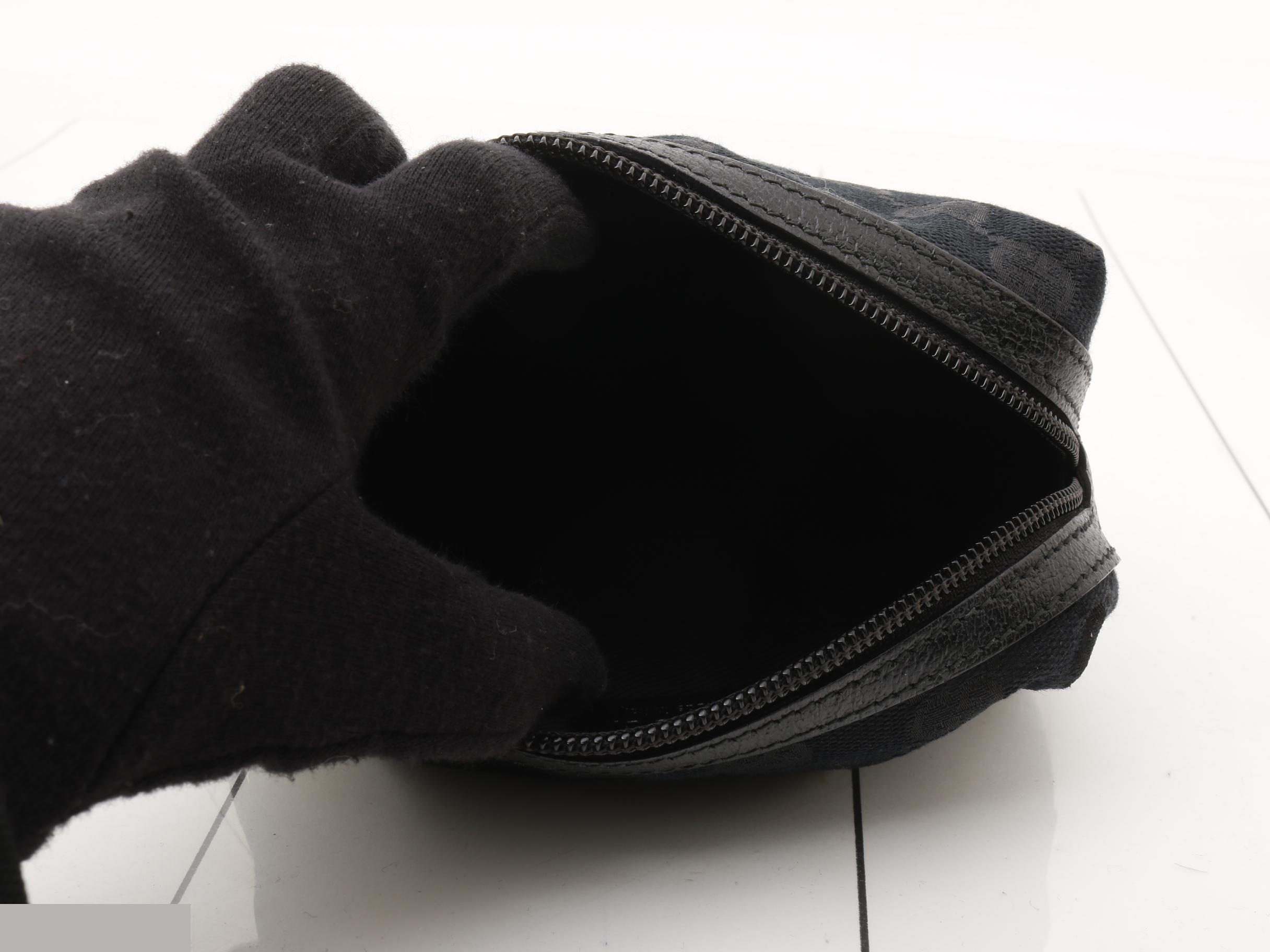 245947 GG Canvas Pouch, Canvas, Black — view 4