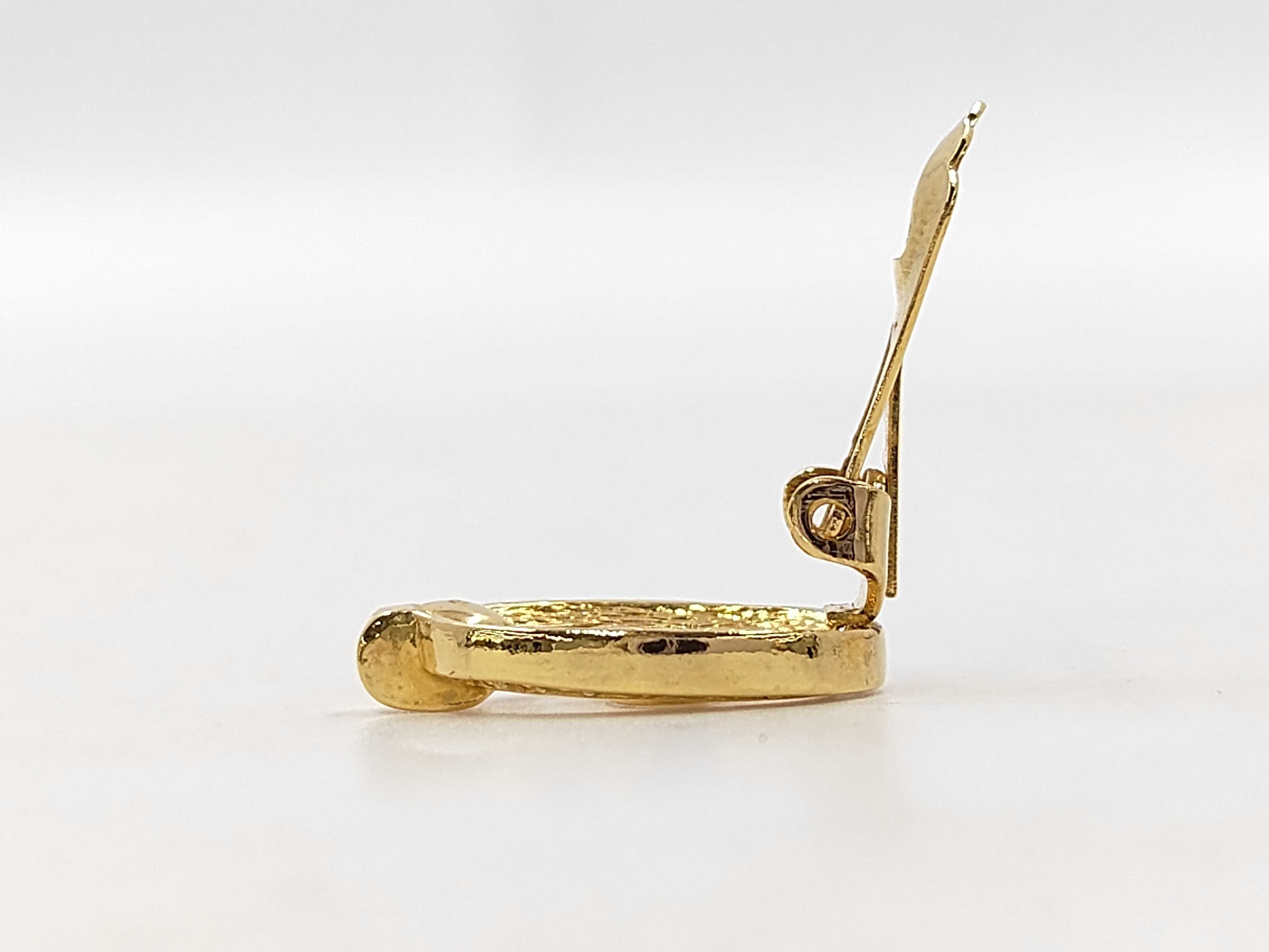 Oval CD Stone Gold YG Earrings — view 3