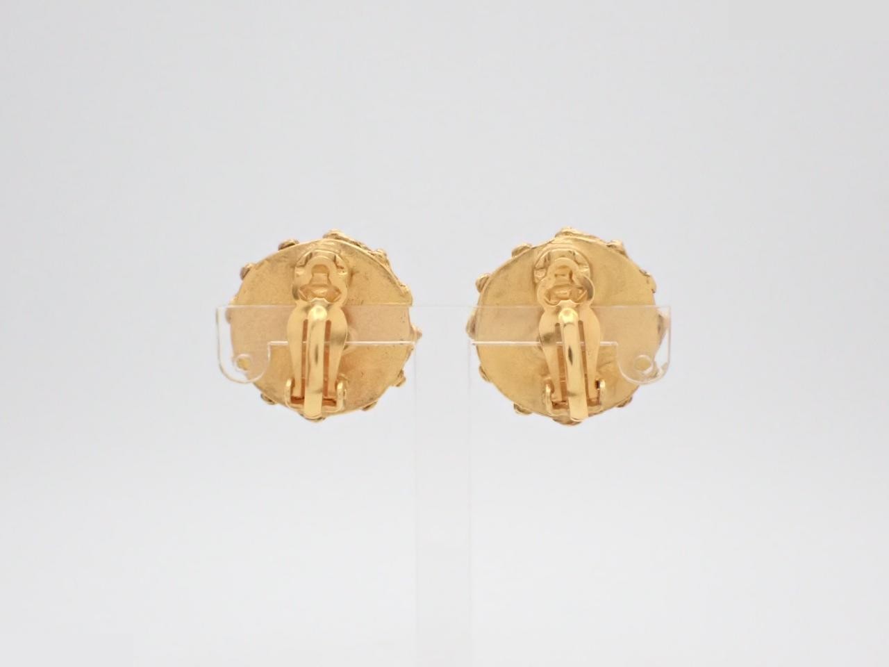 Earrings, Coco Mark design, gold, pearl — view 2