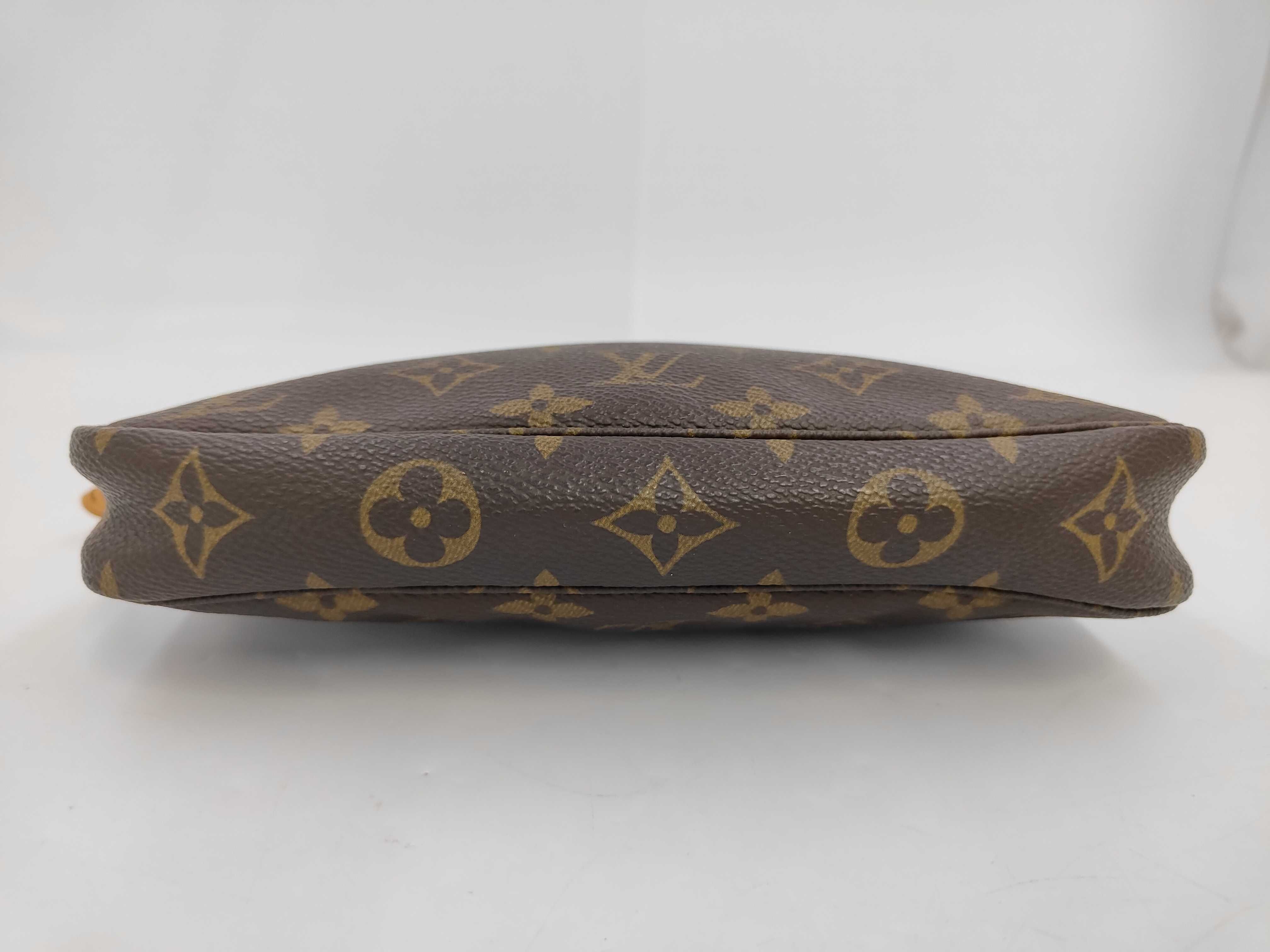 Monogram Pochette Accessoires Handbag M91170 CA0070 Pouch — view 6