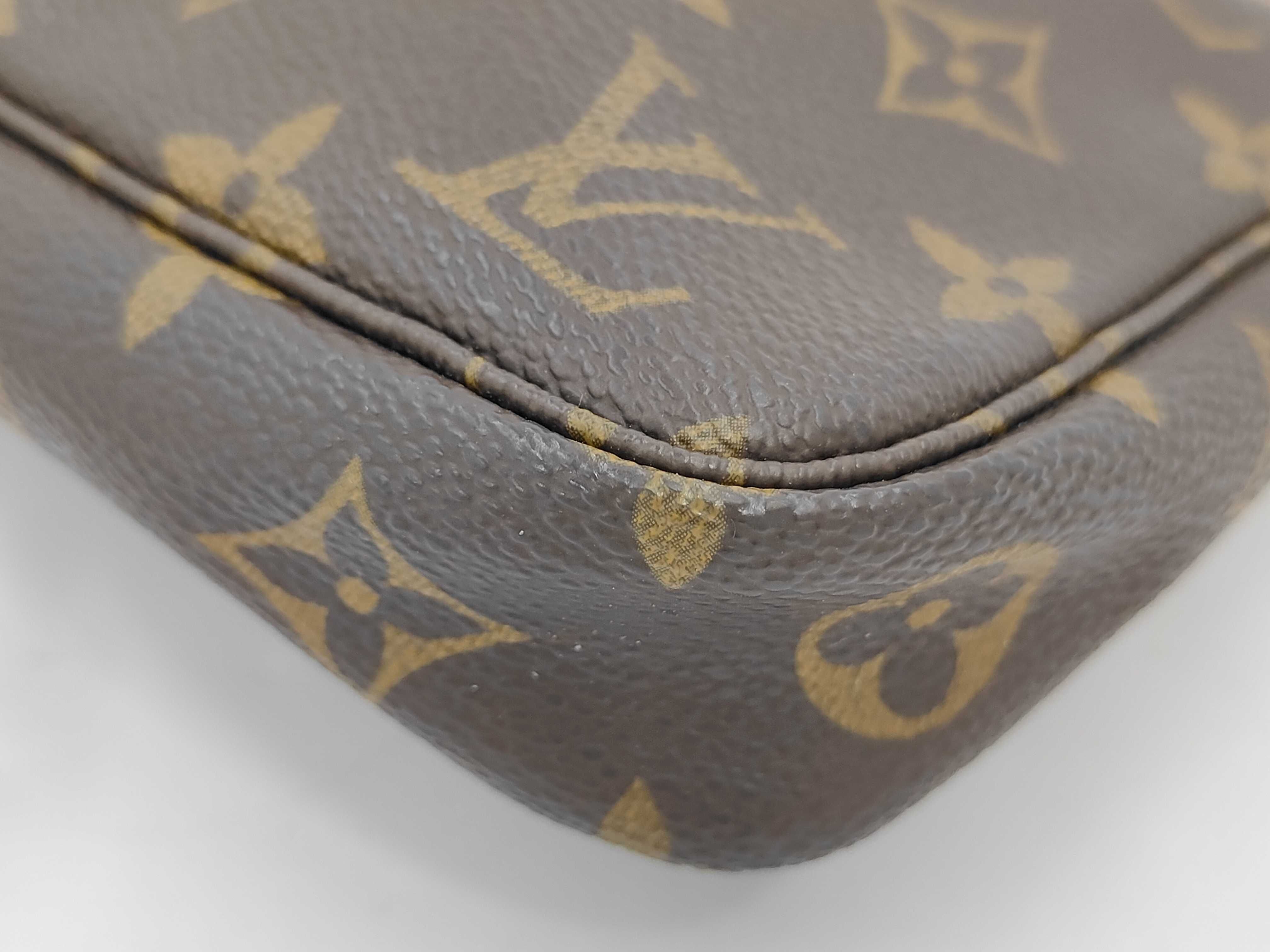 Monogram Pochette Accessoires Handbag M91170 CA0070 Pouch — view 7