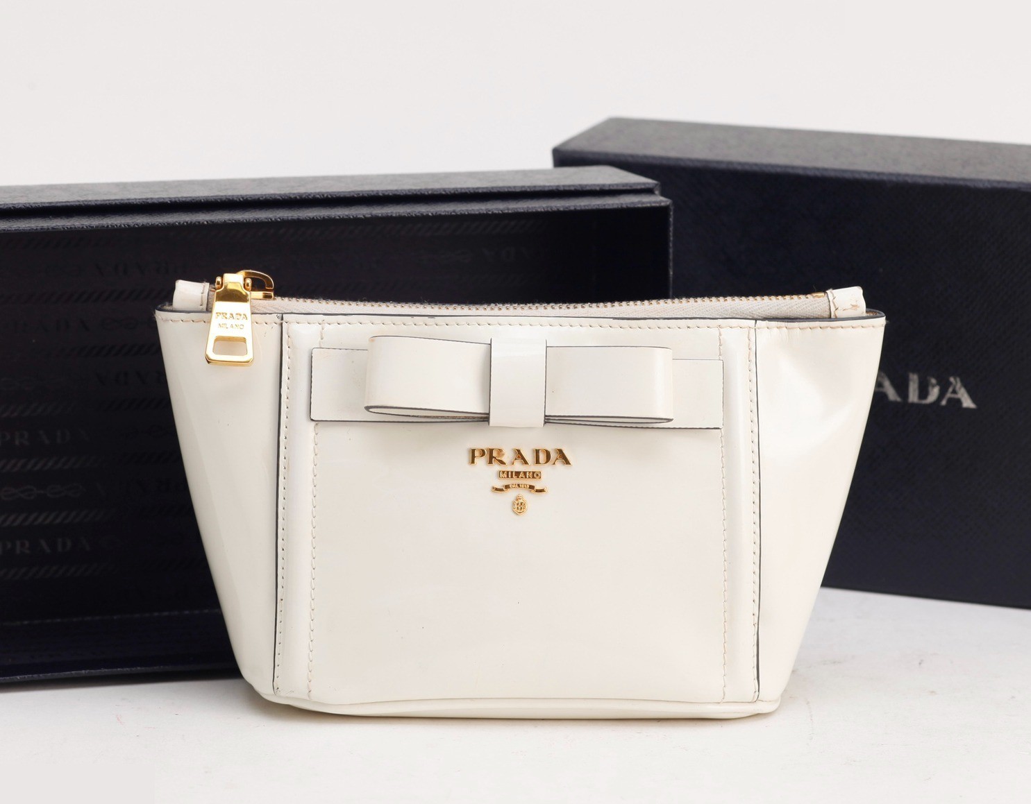 Ribbon pouch
