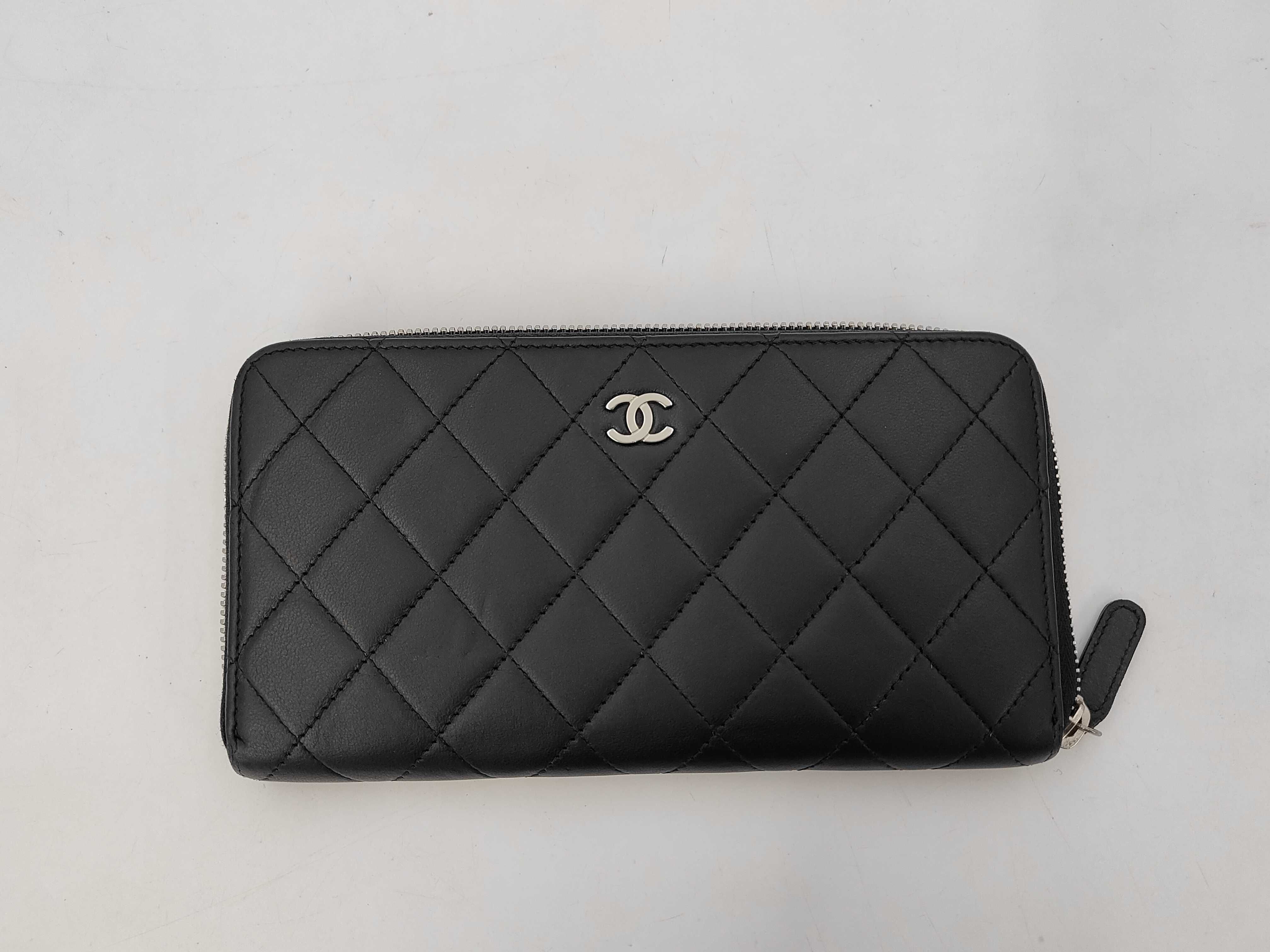 Matelassé Round Zip Wallet