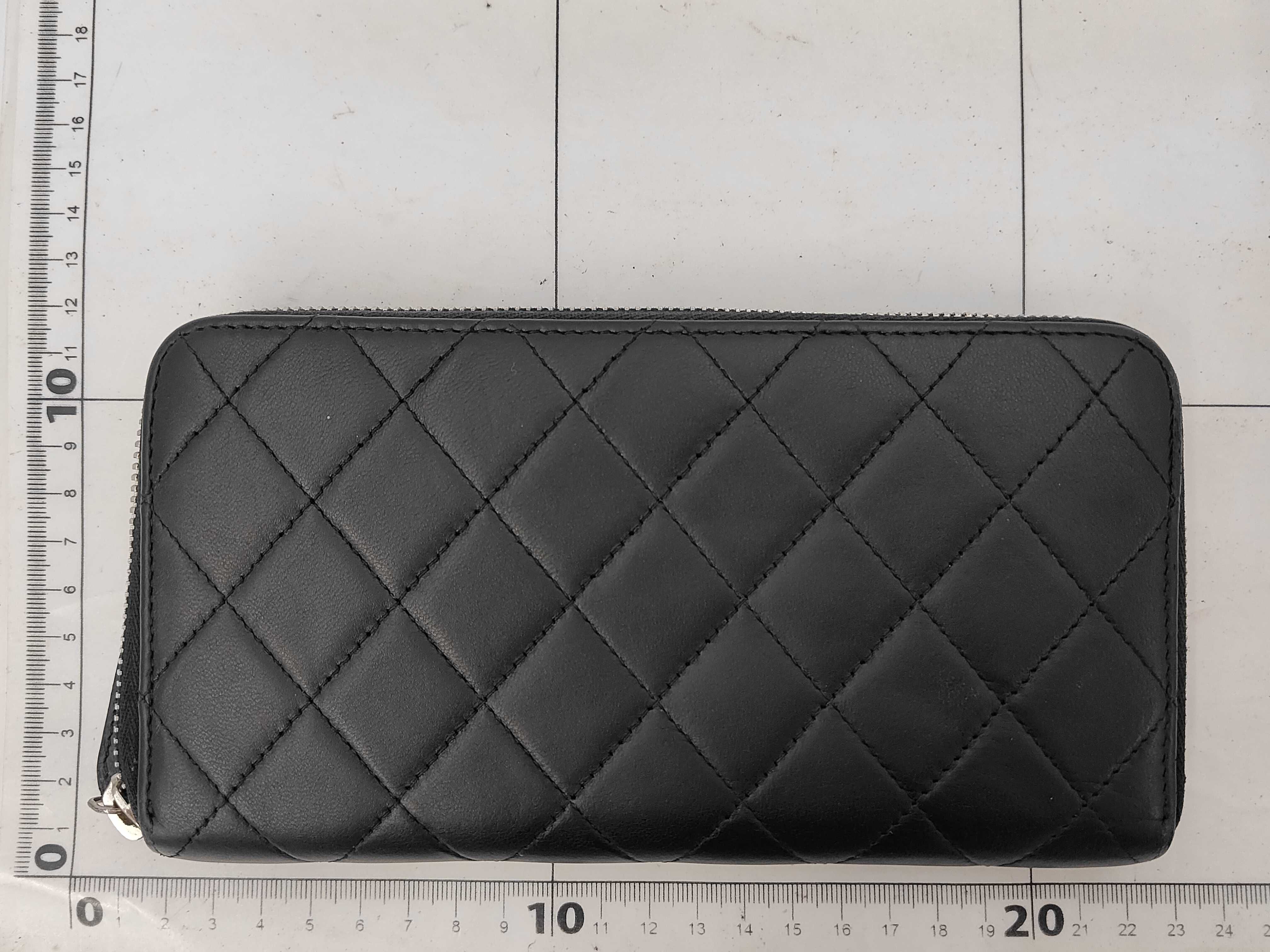 Matelassé Round Zip Wallet — view 2