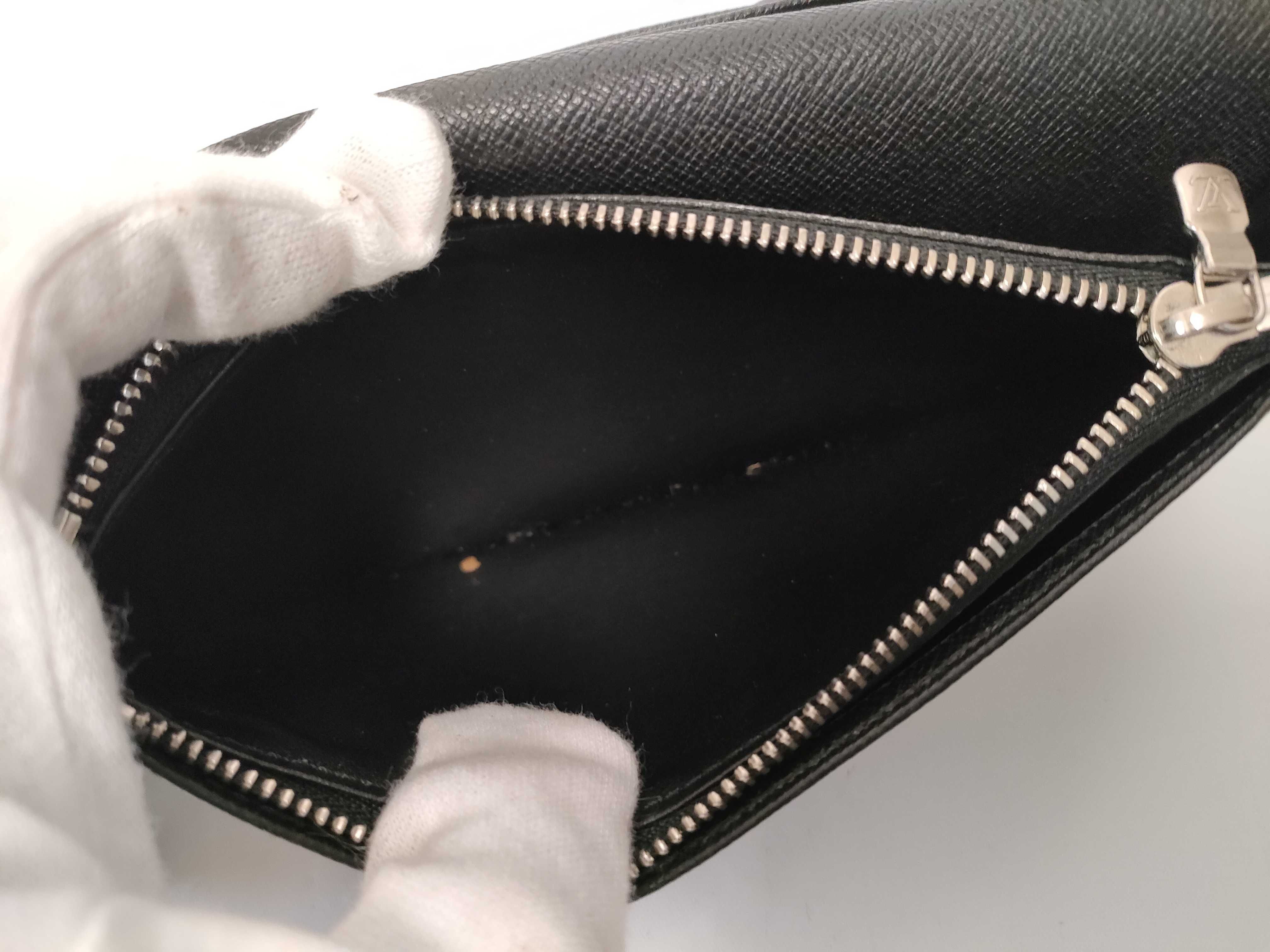 Taiga Leather Wallet (Portefeuille Plaza) — view 11