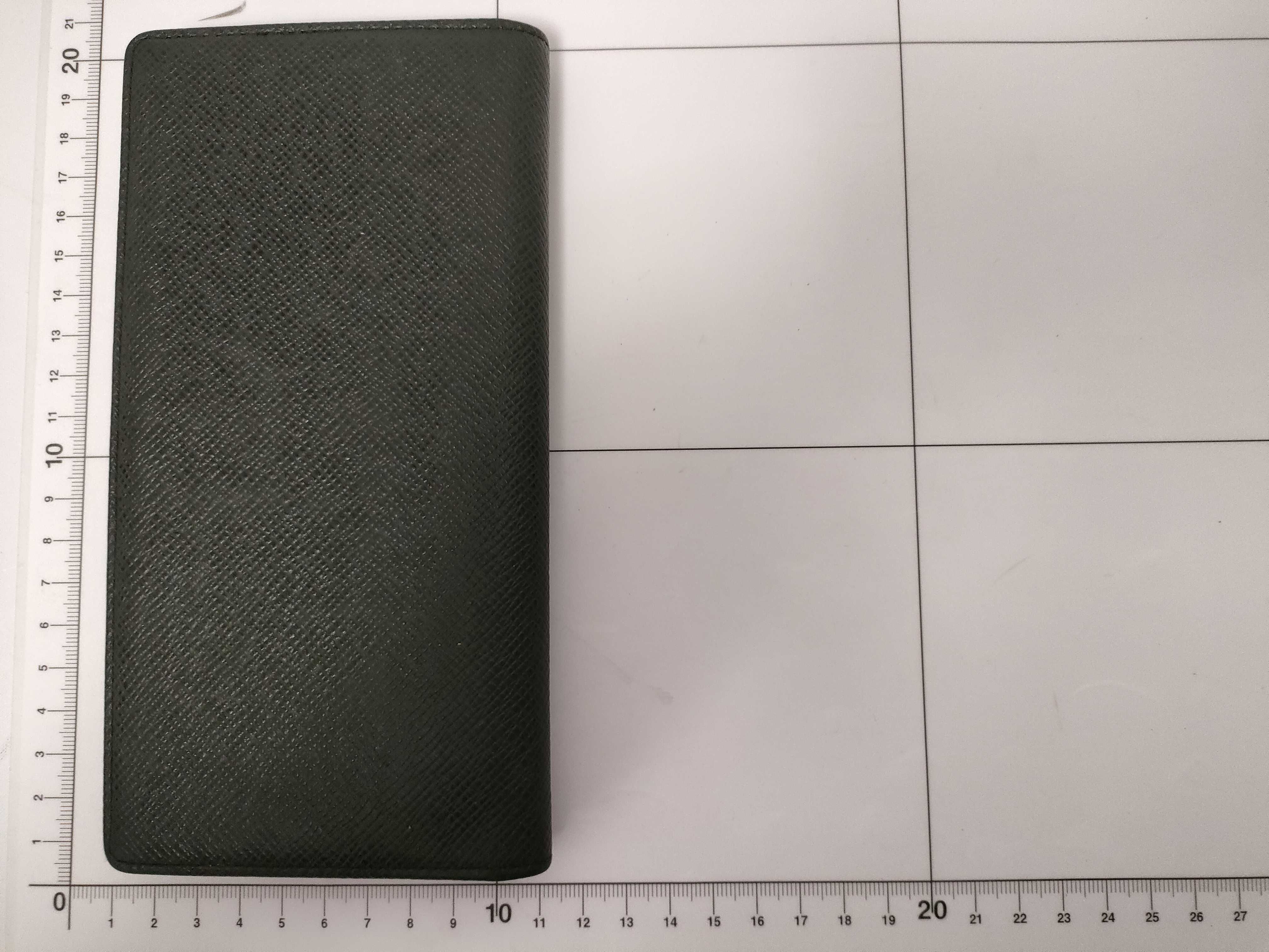 Taiga Leather Wallet (Portefeuille Plaza) — view 6