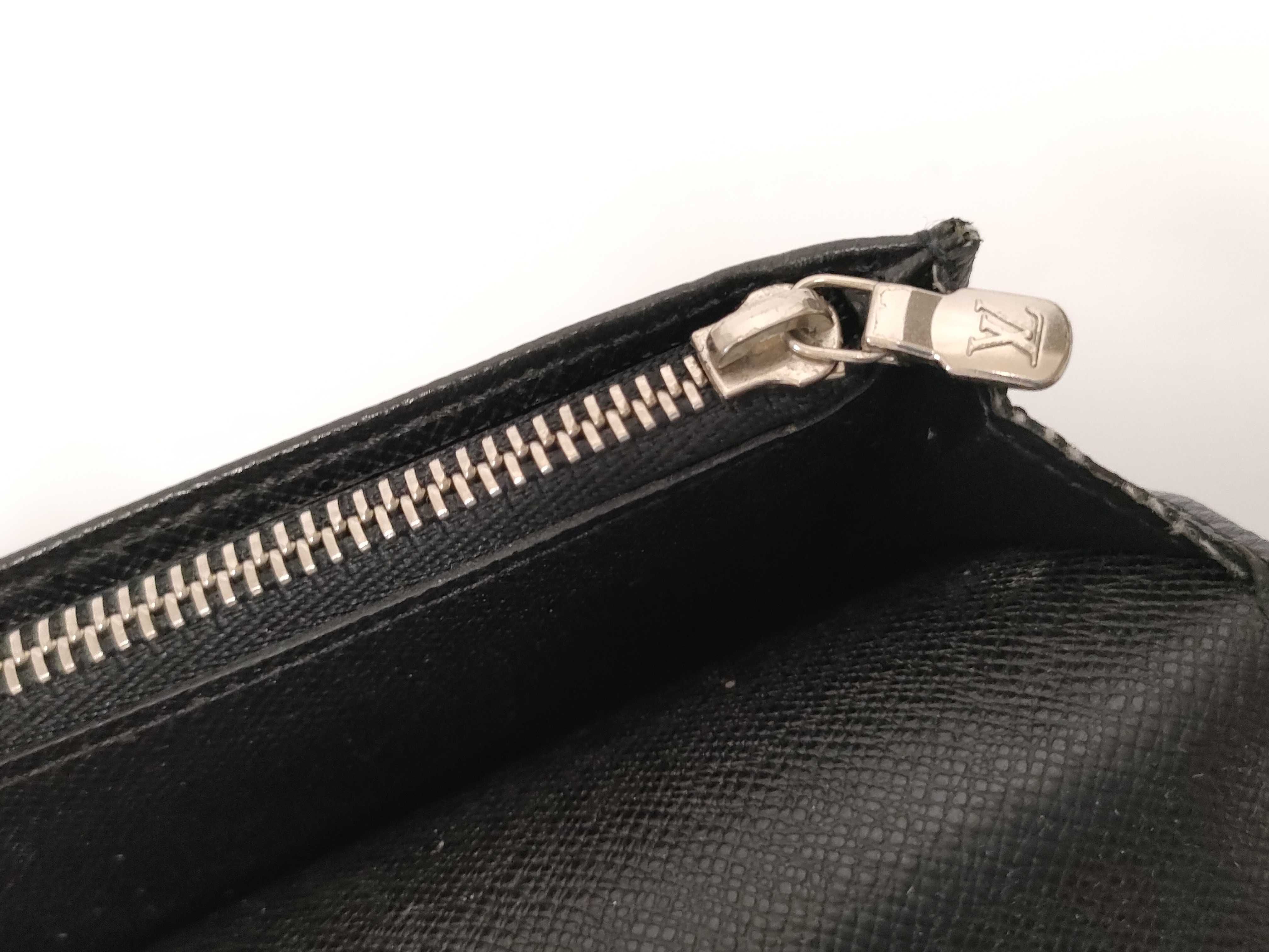 Taiga Leather Wallet (Portefeuille Plaza) — view 10