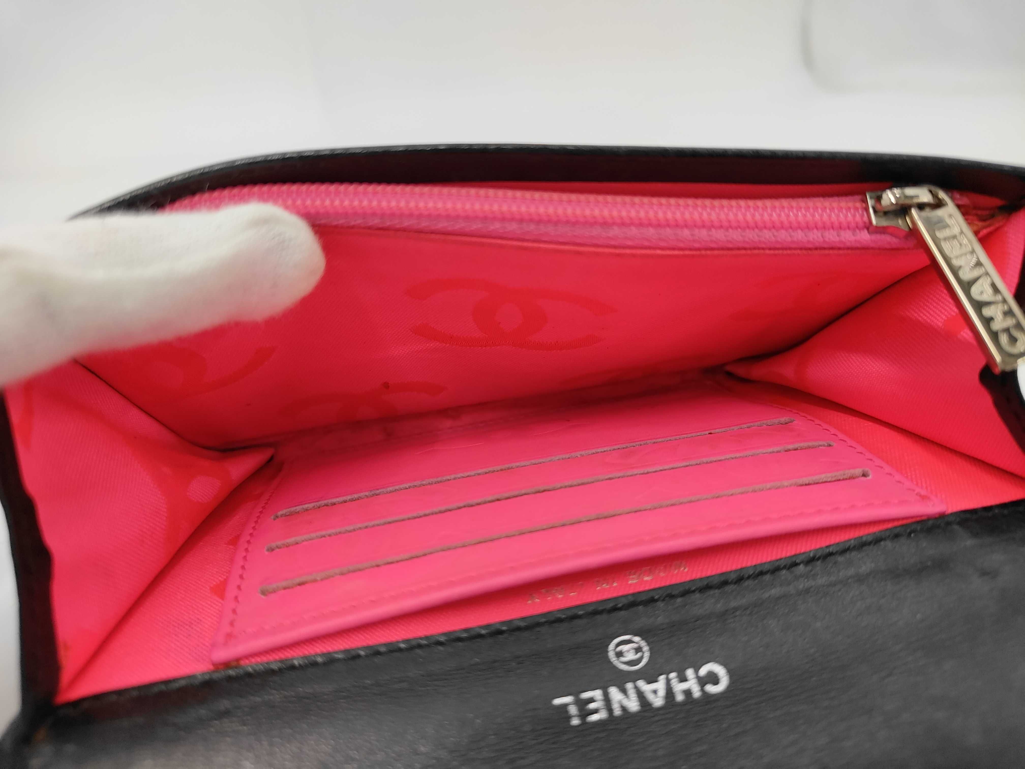 Cambon Line Compact Wallet (Black) — view 5