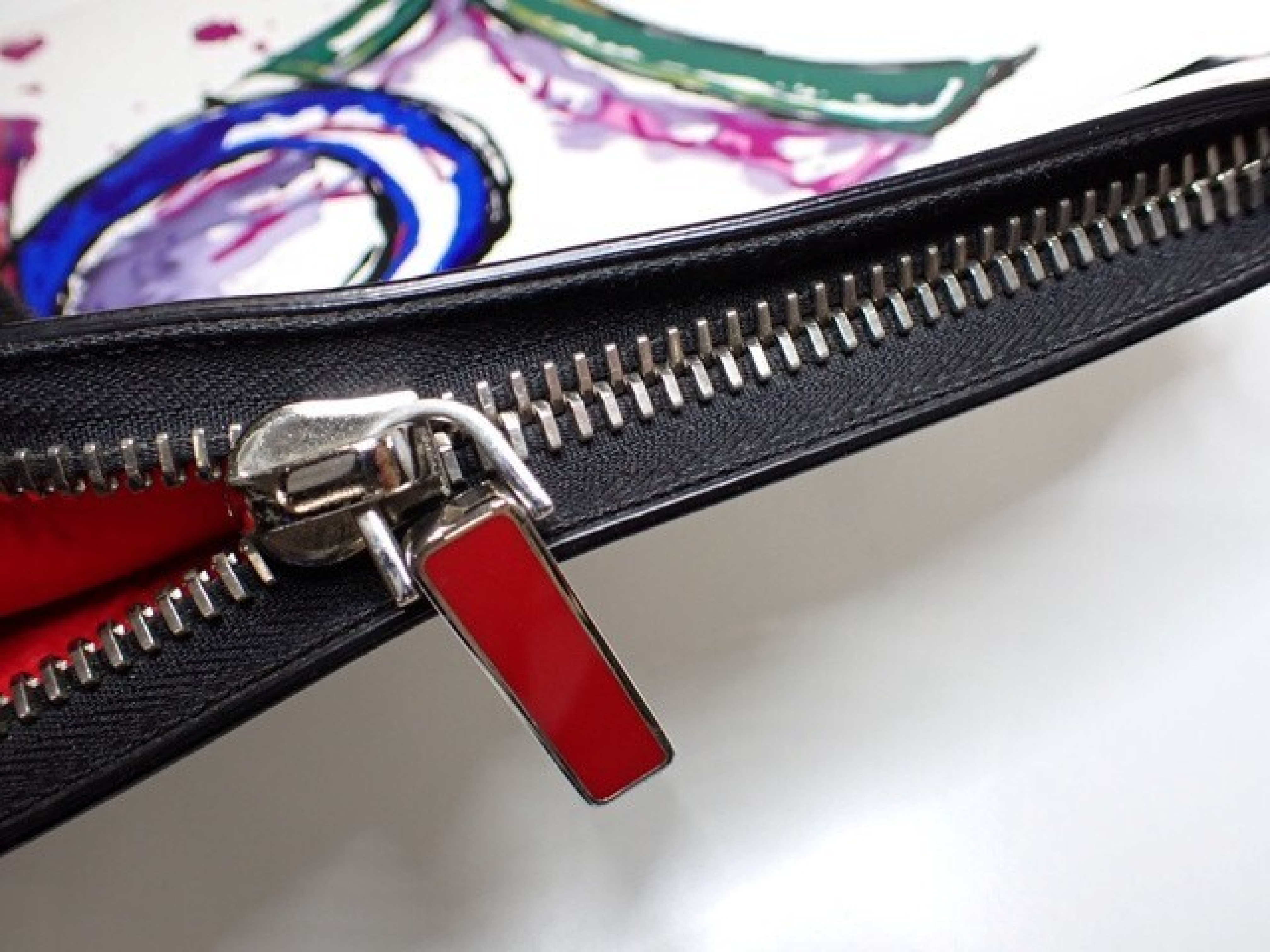 bag with strap. Comes with dust bag. Shoulder bag. — view 7