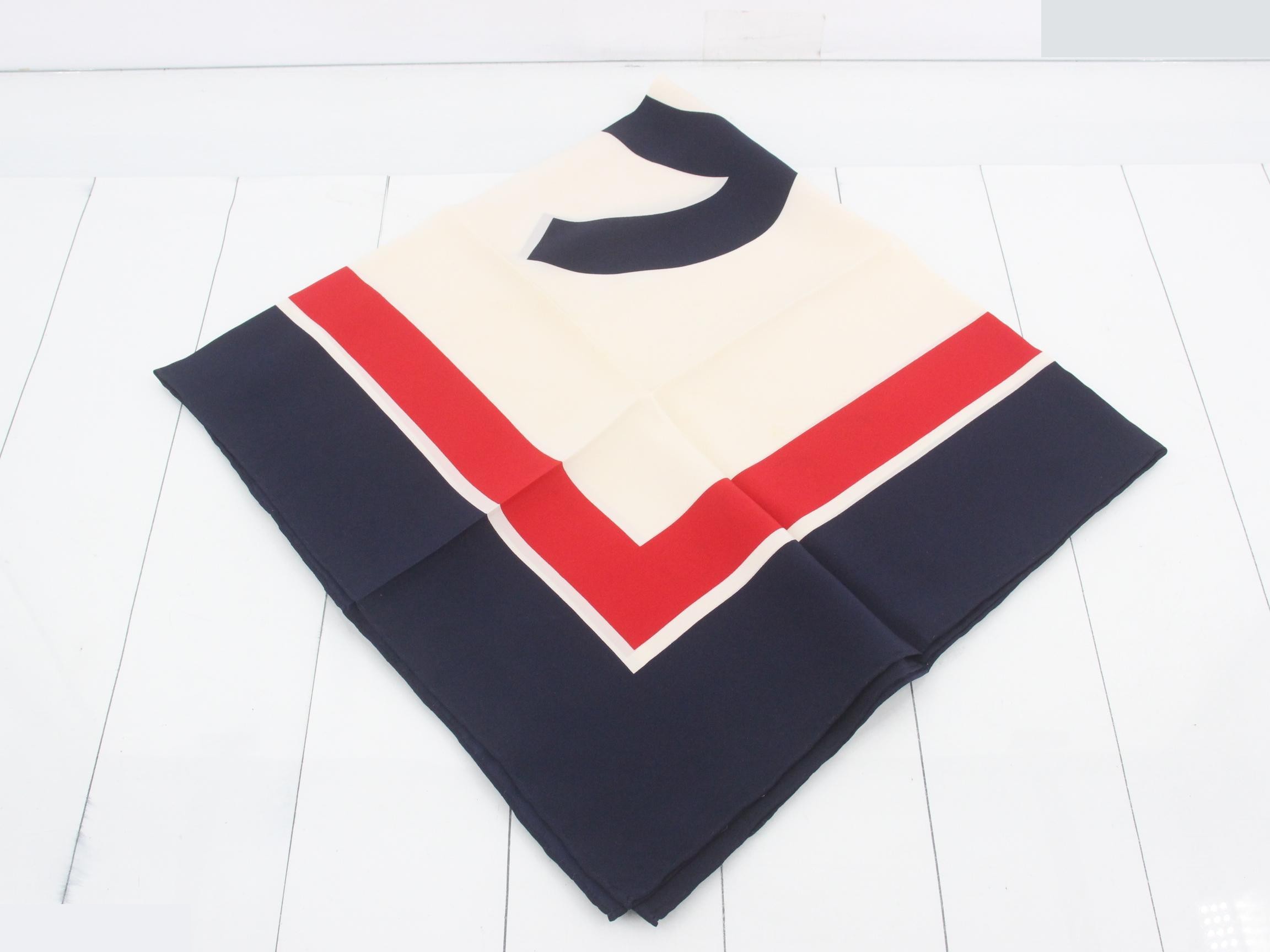 scarf — view 2