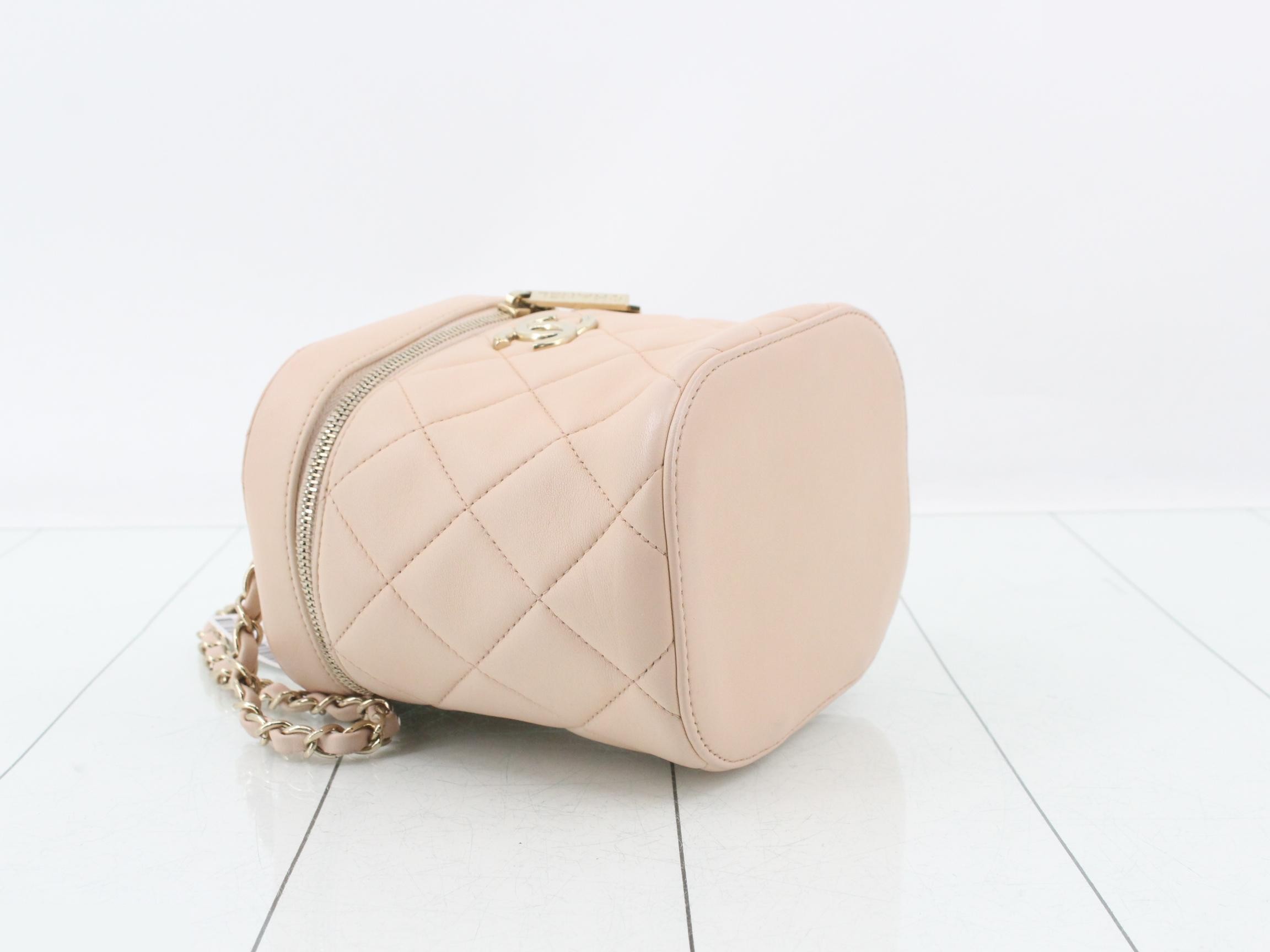Trendy CC Leather 2-Way Vanity — view 5