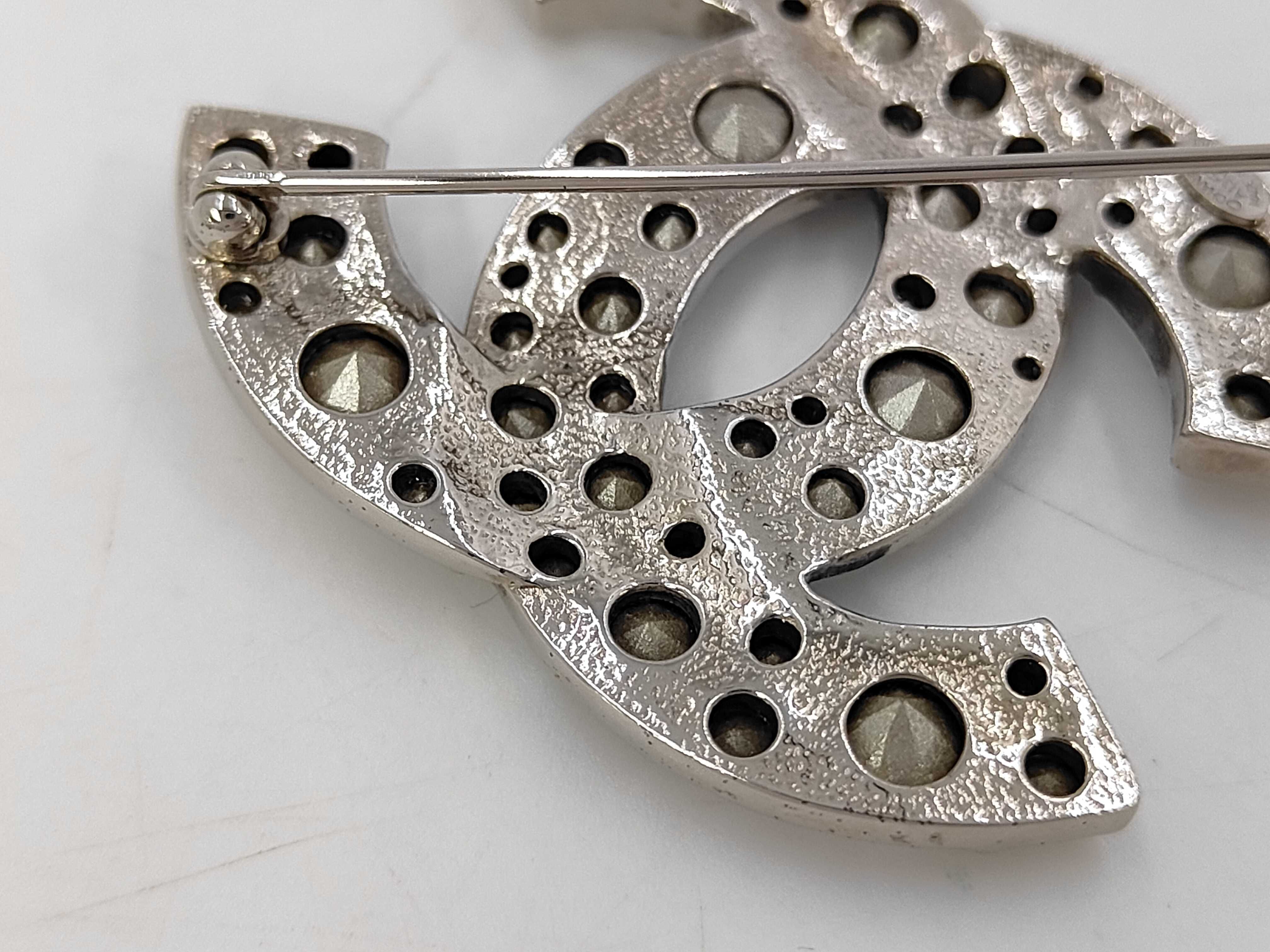 Silver Hardware CC Logo Brooch A13V — view 5