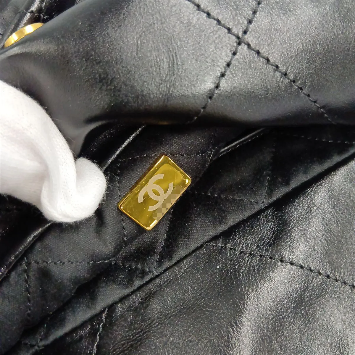 [Individually packaged] Chanel 22 Small Shiny Calfskin Chain Shoulder Bag, Black with Gold Hardware, U7X53KA1, Random Plate, AS3260 — view 12