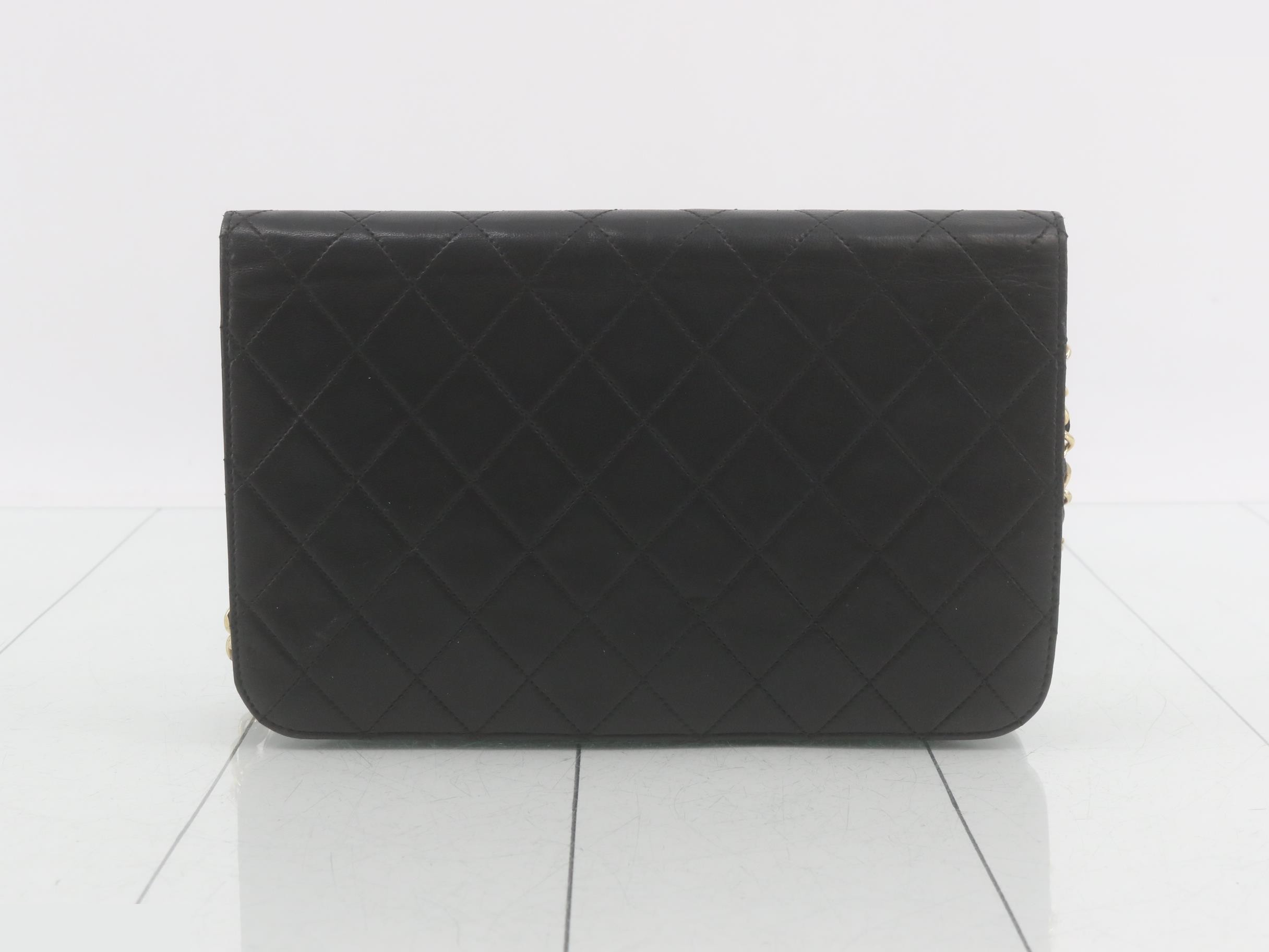Other lines: Push-lock shoulder bag, model number 6. — view 2