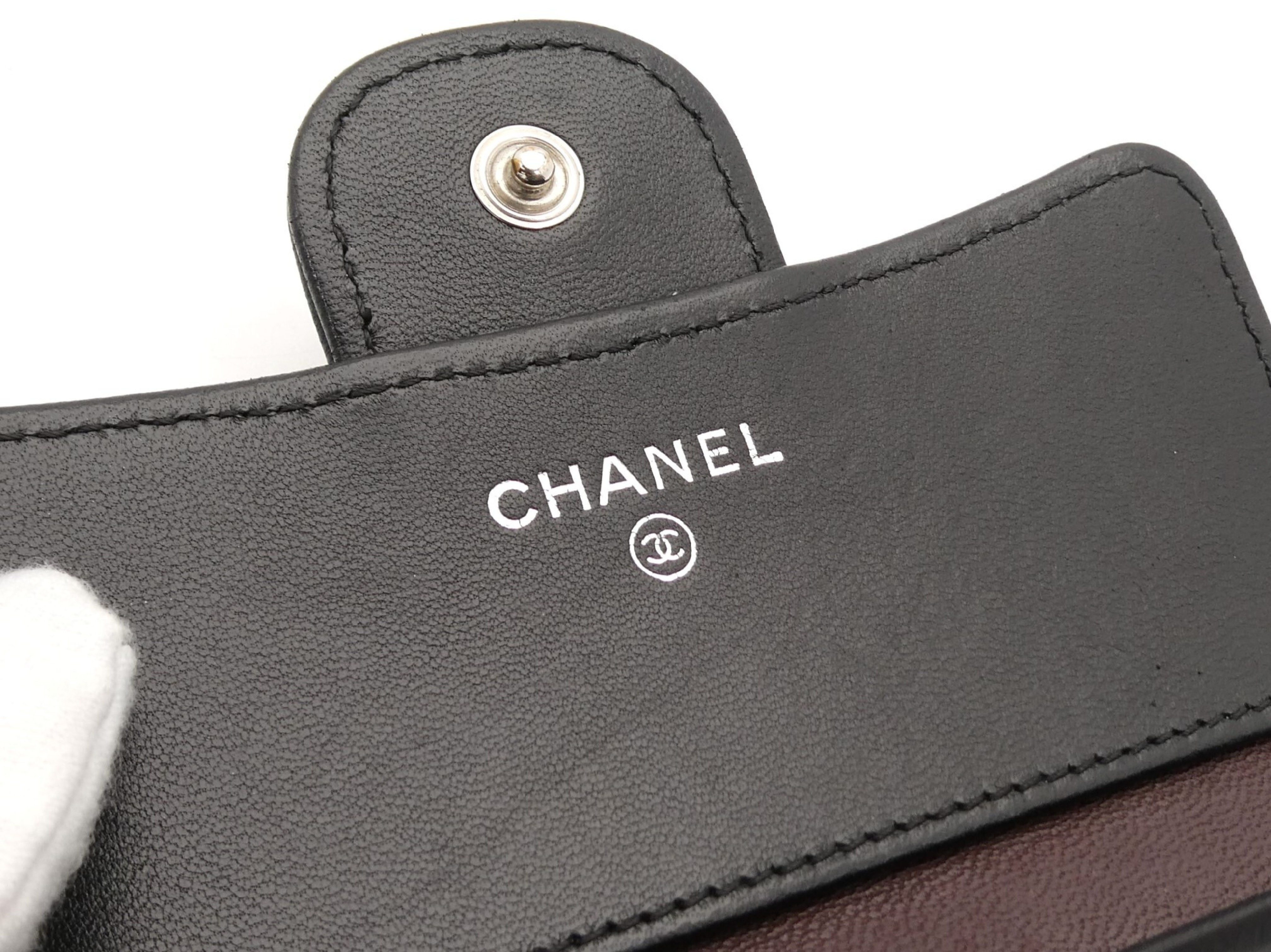 Matelassé Coco Mark Tri-fold Wallet — view 8