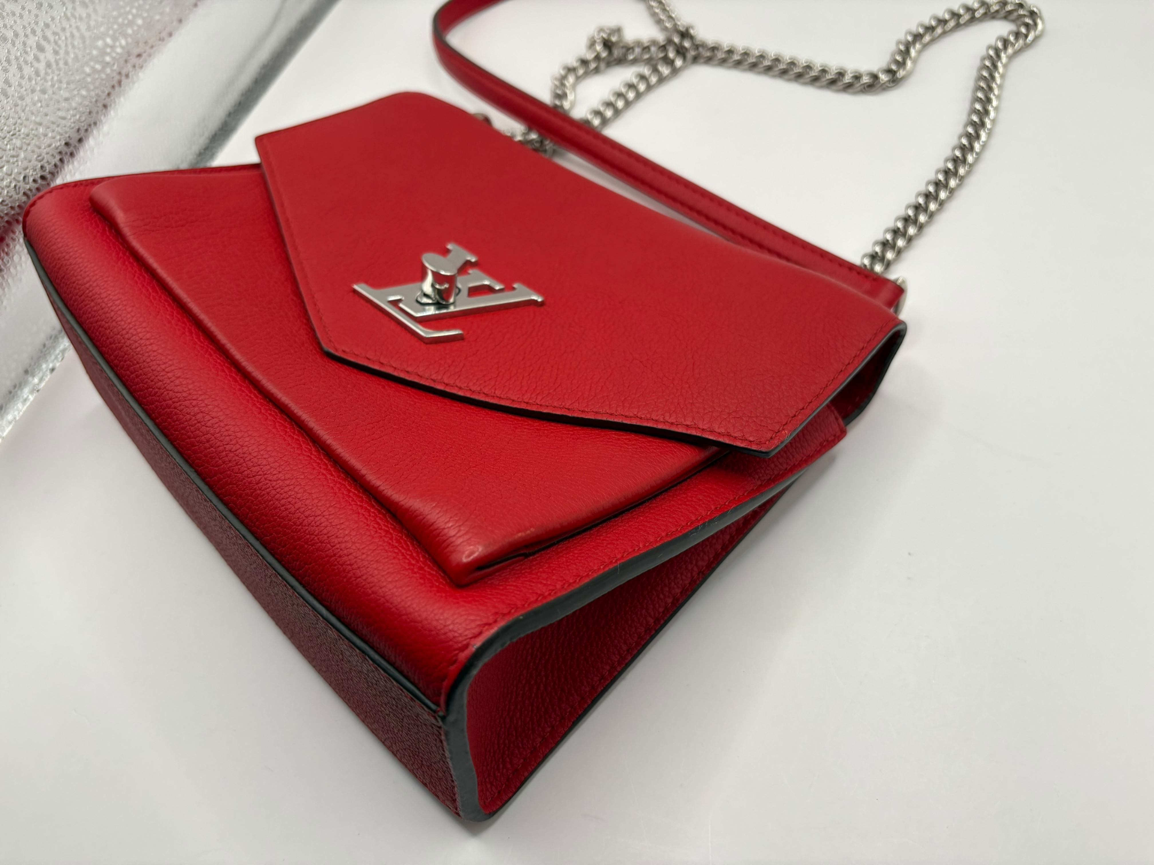 LV Logo Lockme 2BB M51202 Red Shoulder Bag — view 5