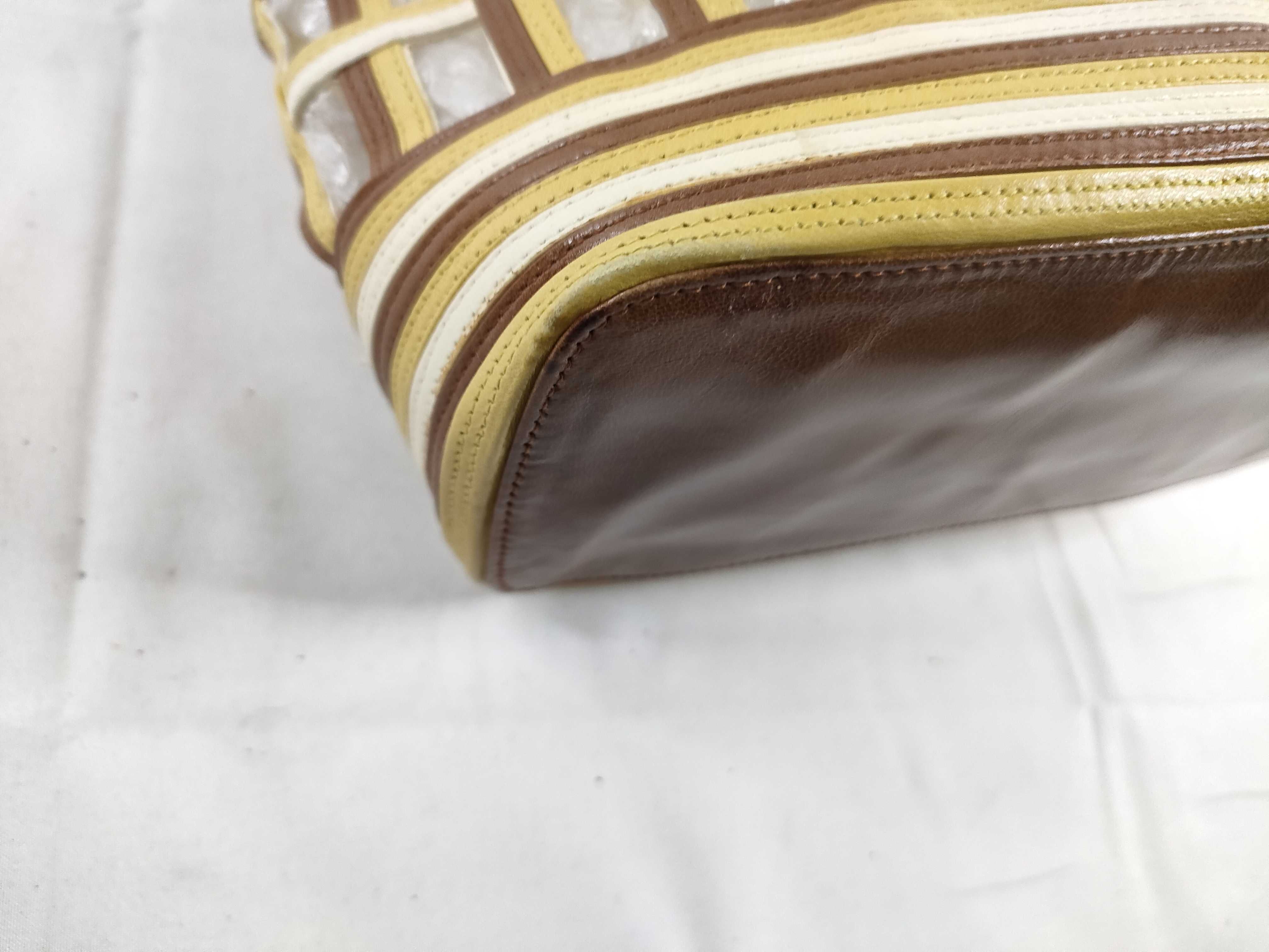 handbag — view 3