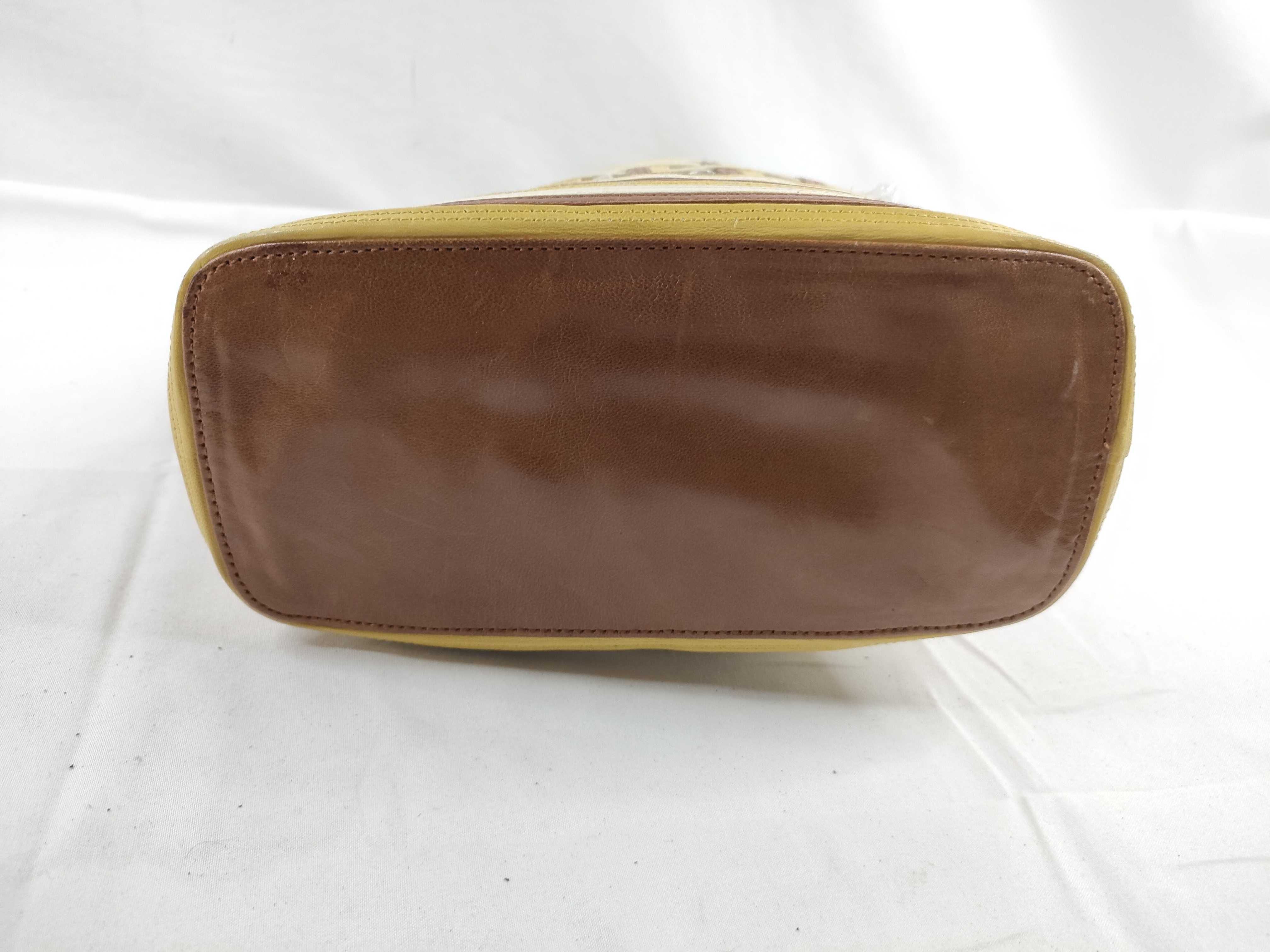 handbag — view 4
